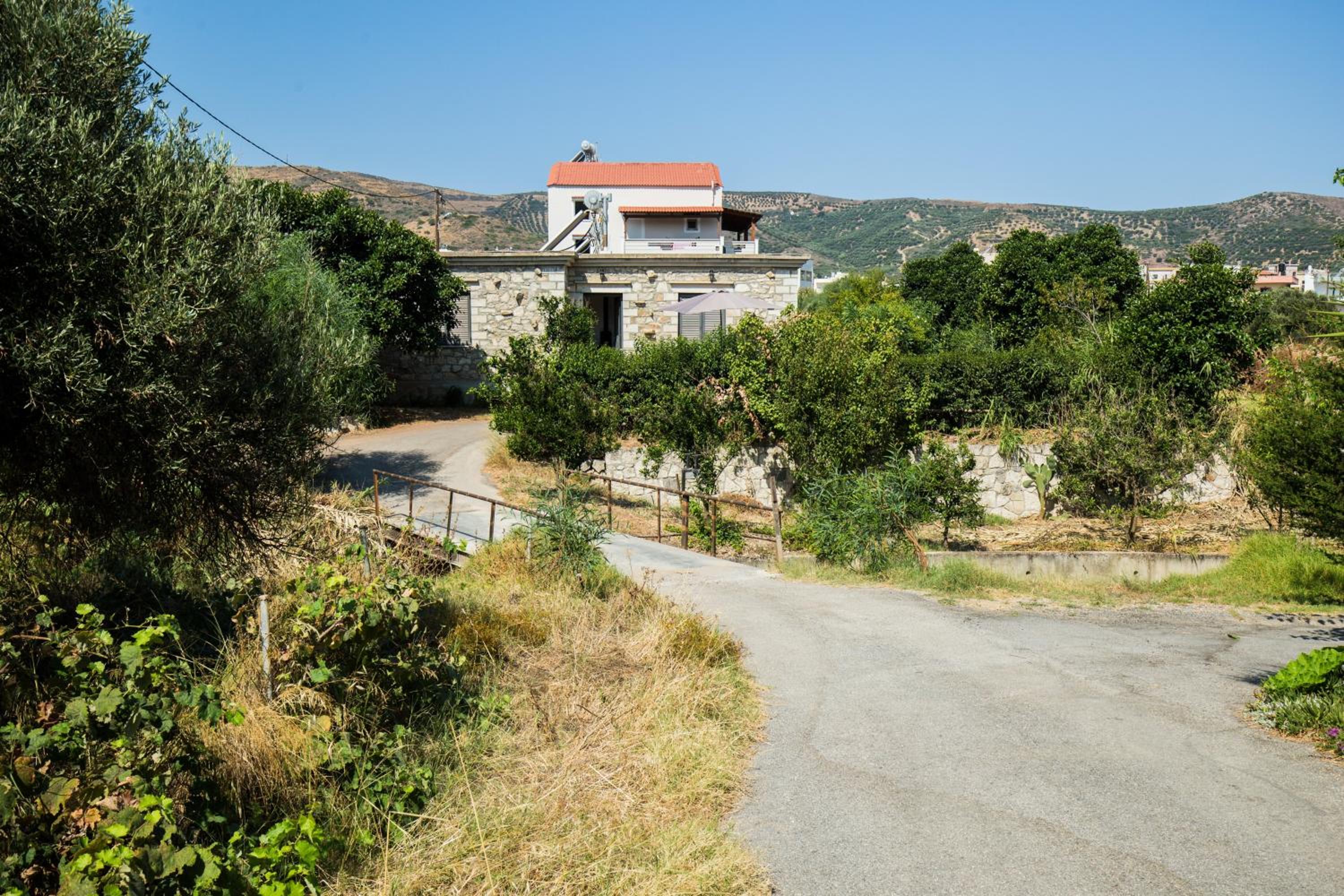 Zouri Apartments