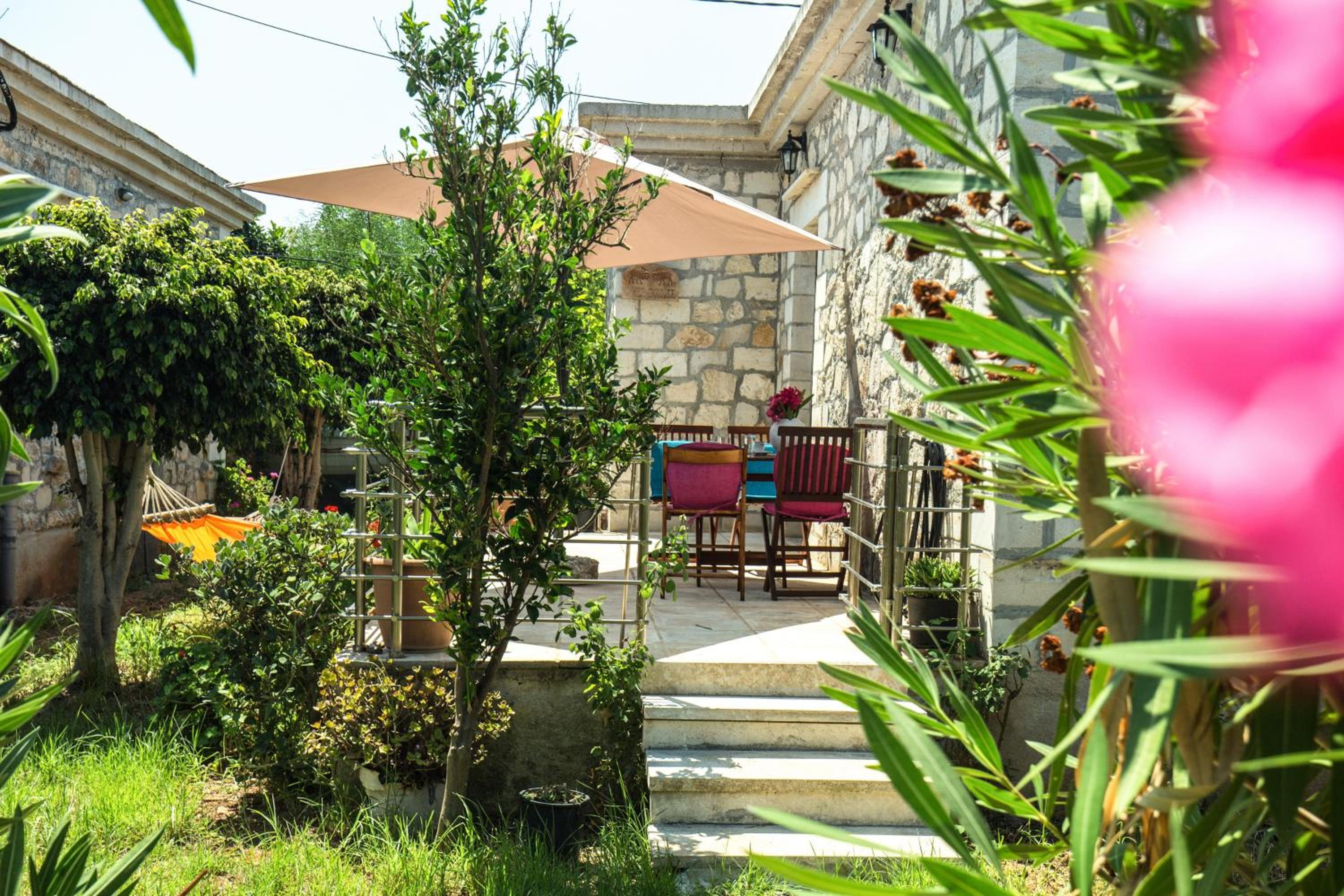 Zouri Apartments