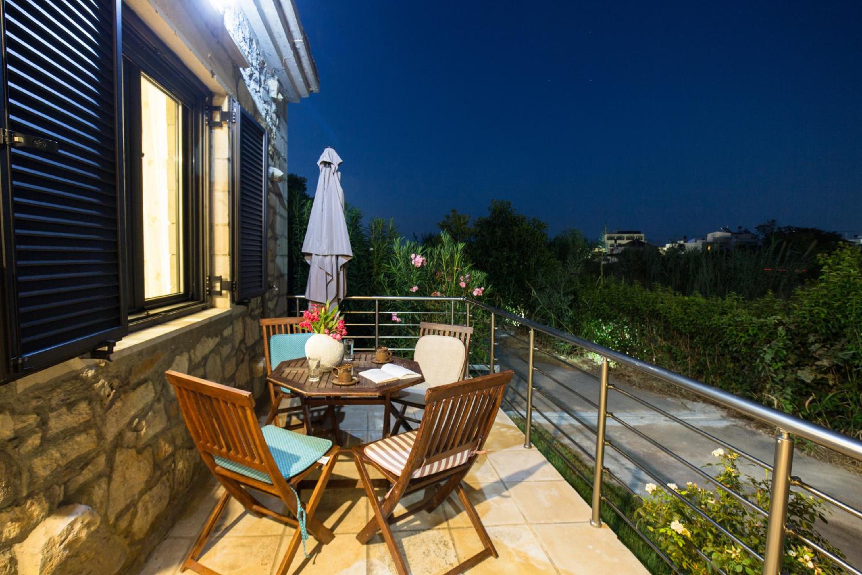 Zouri Apartments