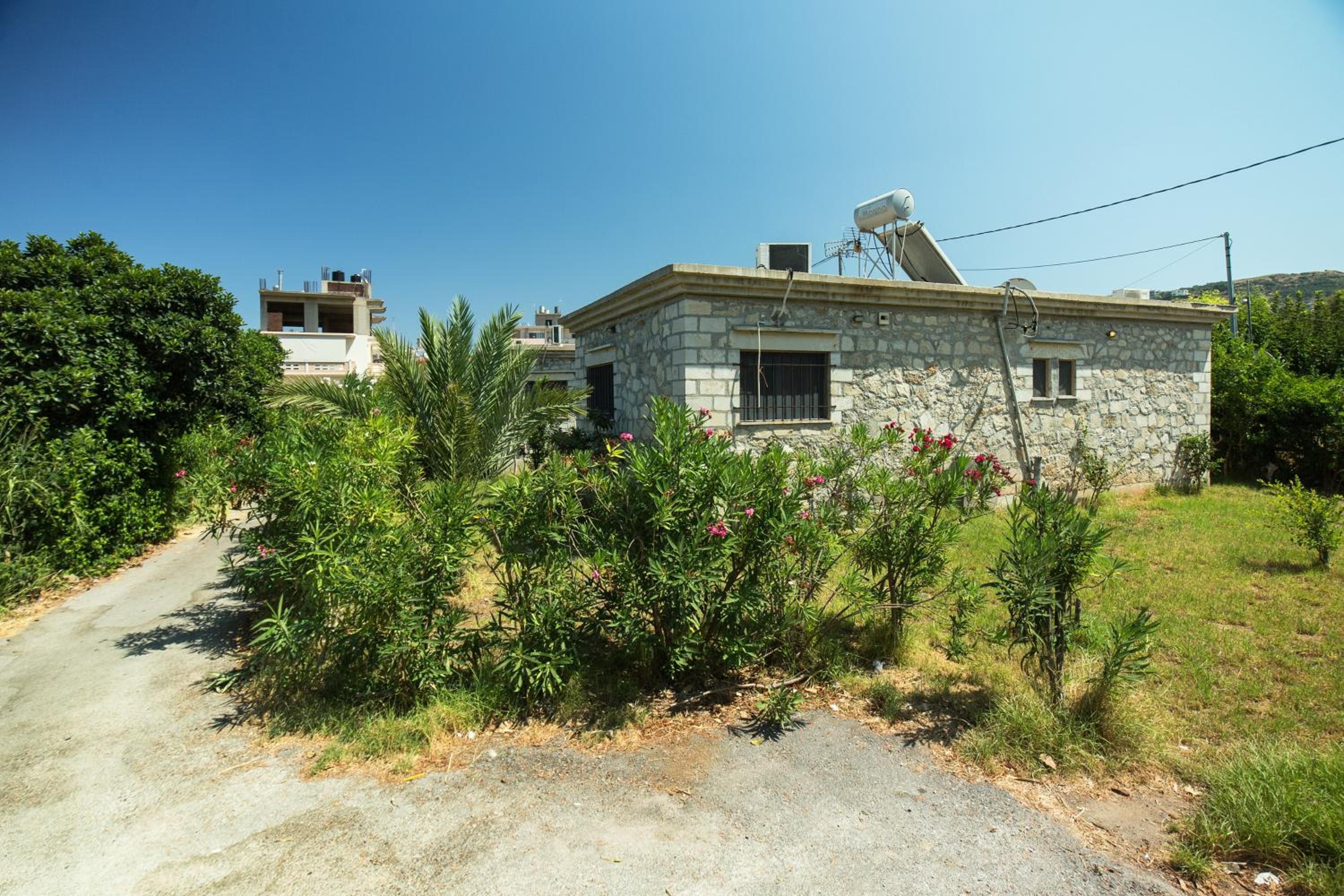 Zouri Apartments
