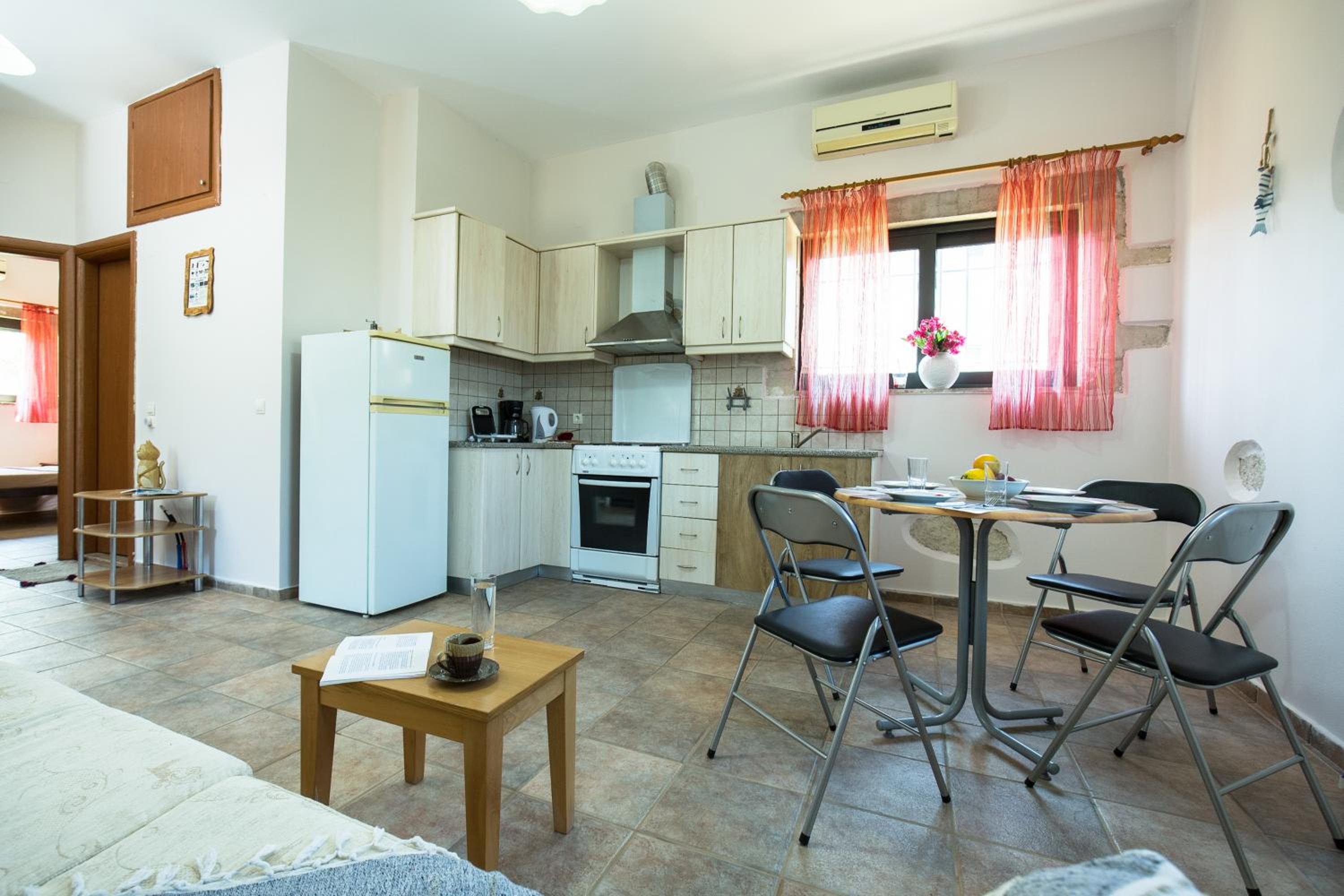 Zouri Apartments