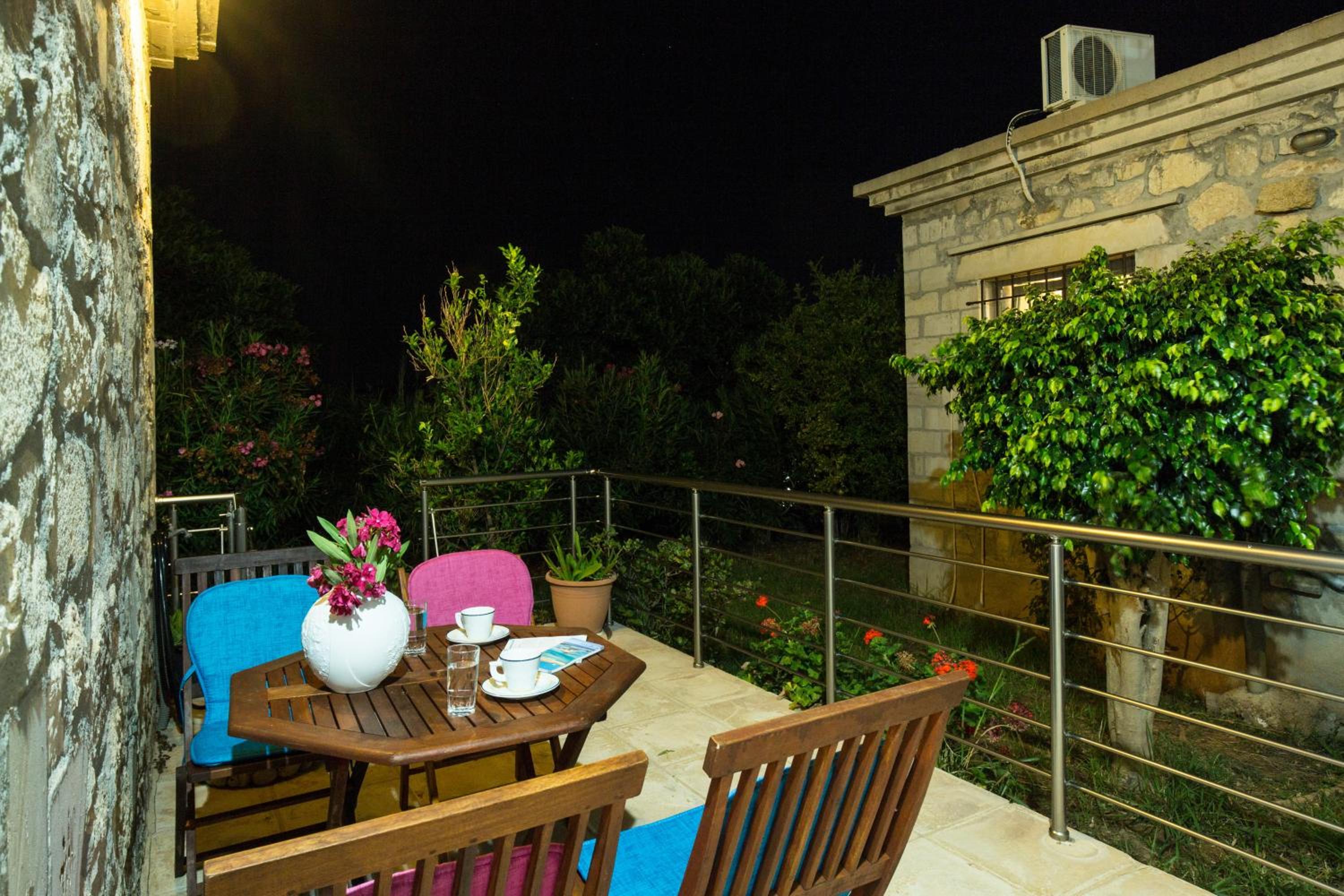Zouri Apartments