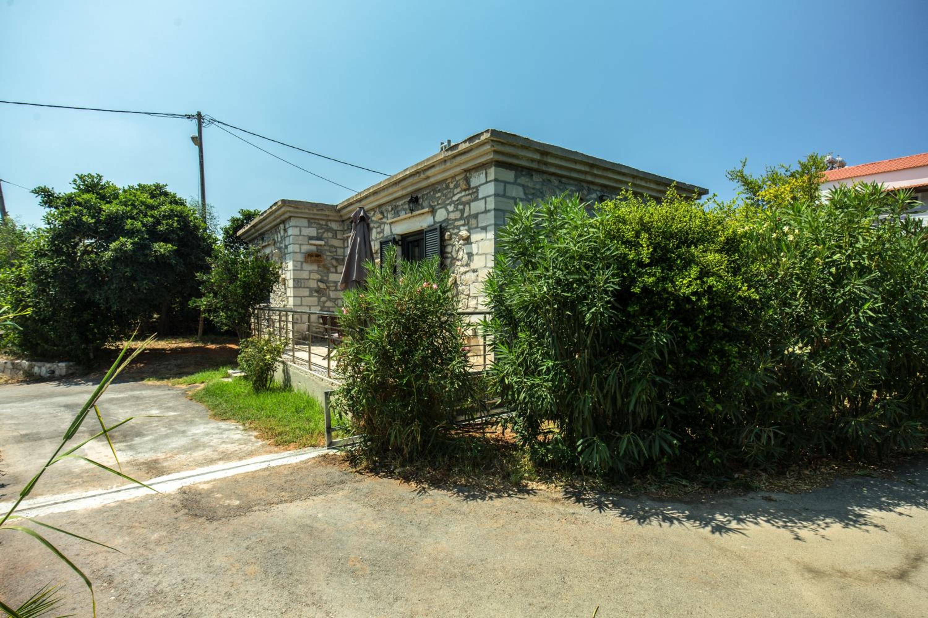 Zouri Apartments