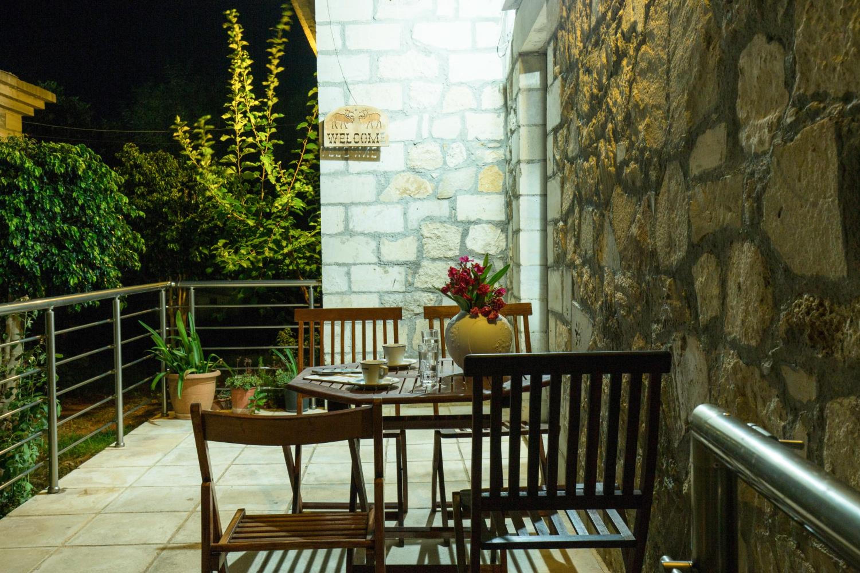 Zouri Apartments
