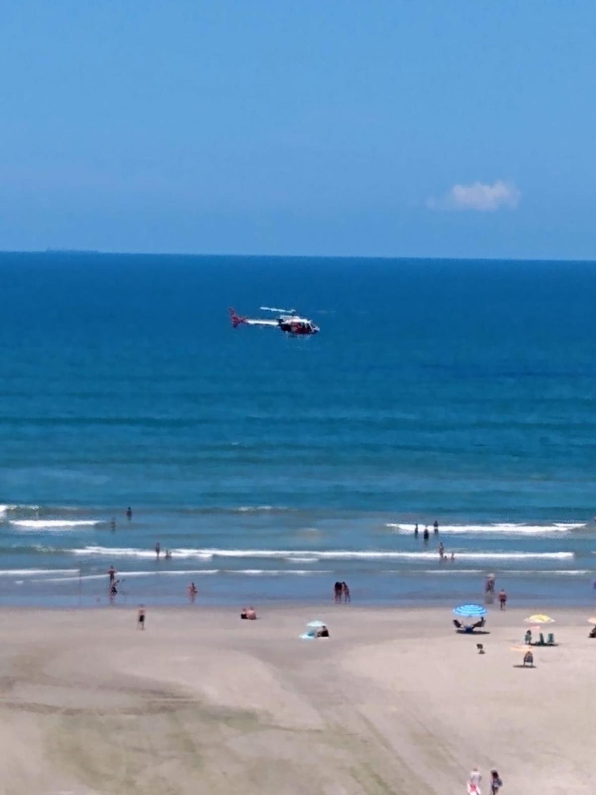 Apto Praia Grande frente ao Mar vista p Praia Kitao pé na areia Guilhermina