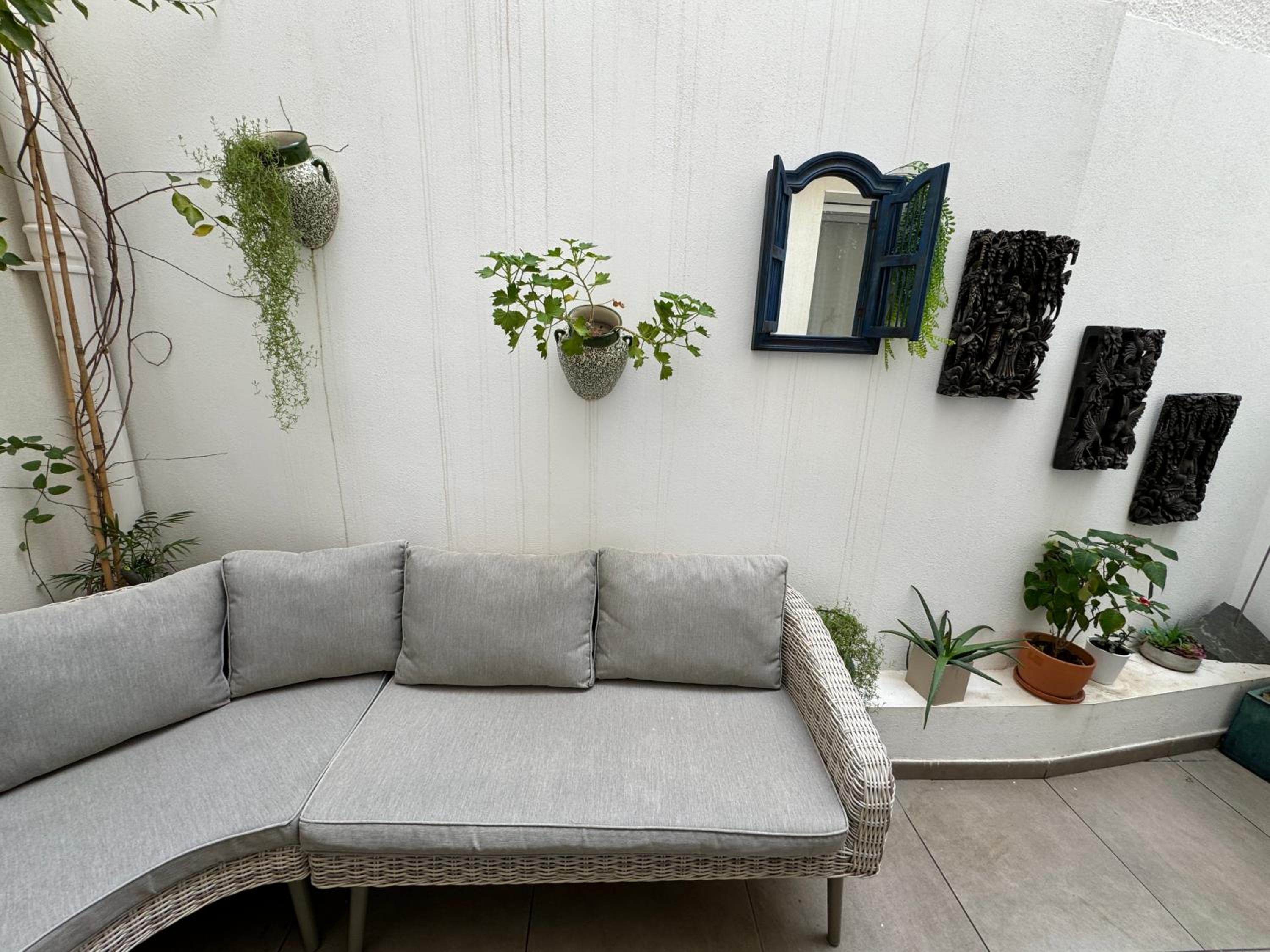 Sleek Oasis in the Heart of Gibraltar - Sleeps 6