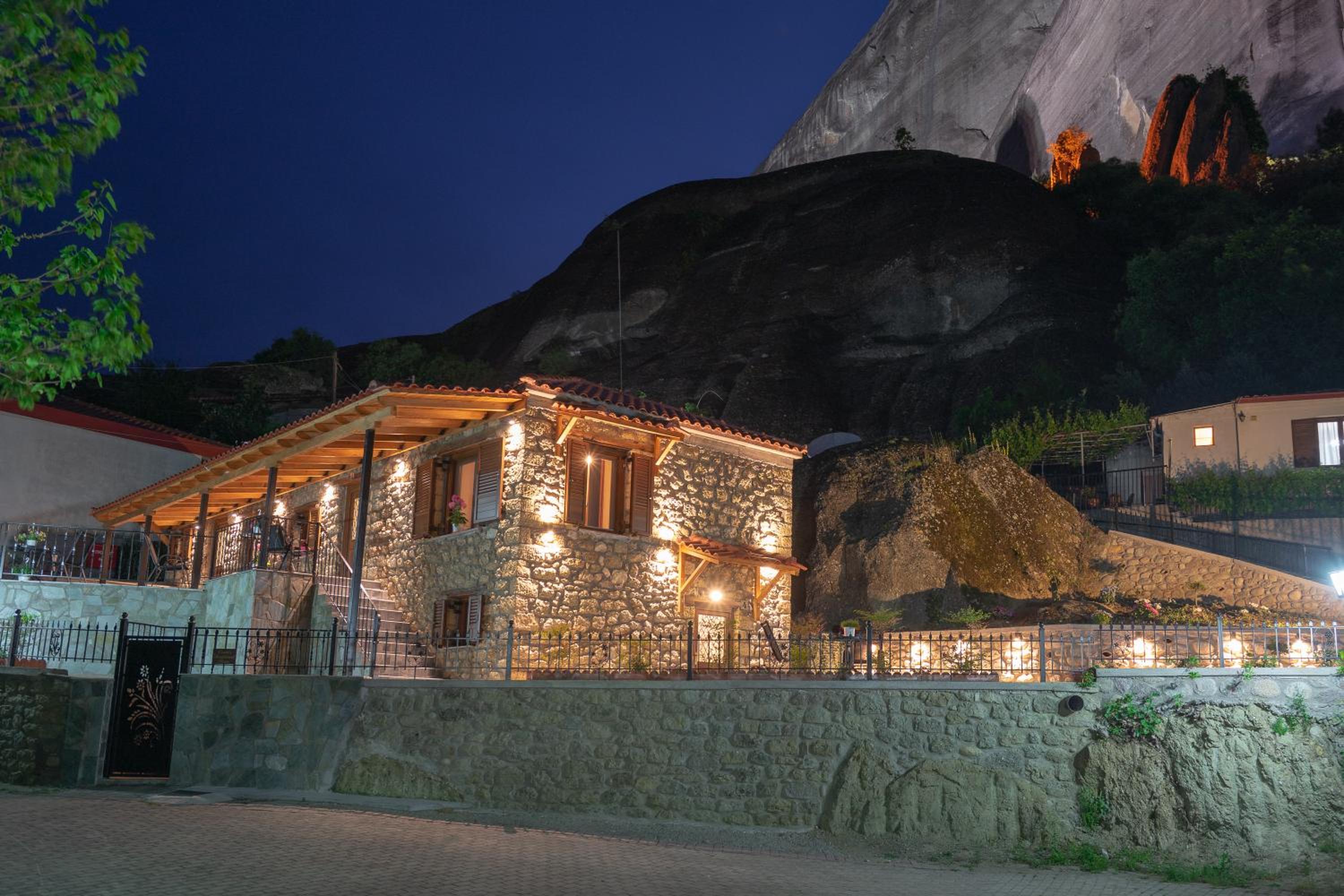 Voulas Traditional House Meteora 1 view 3