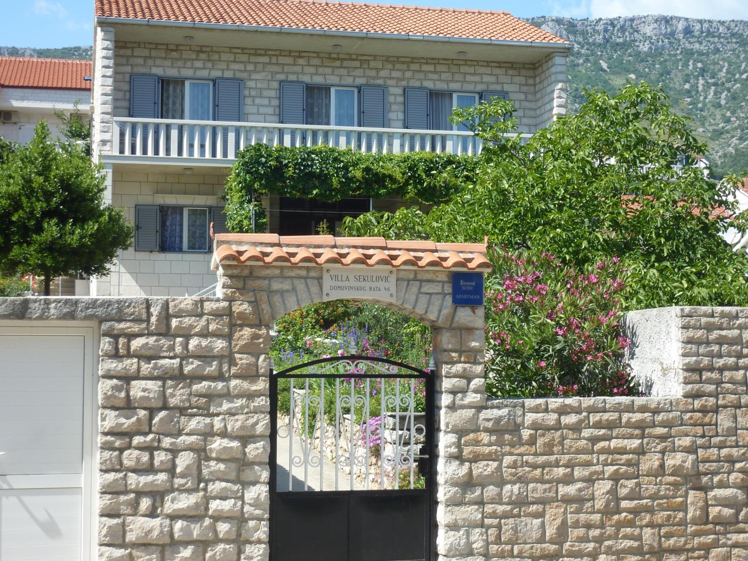 Apartments VILLA SEKULOVIC view 2