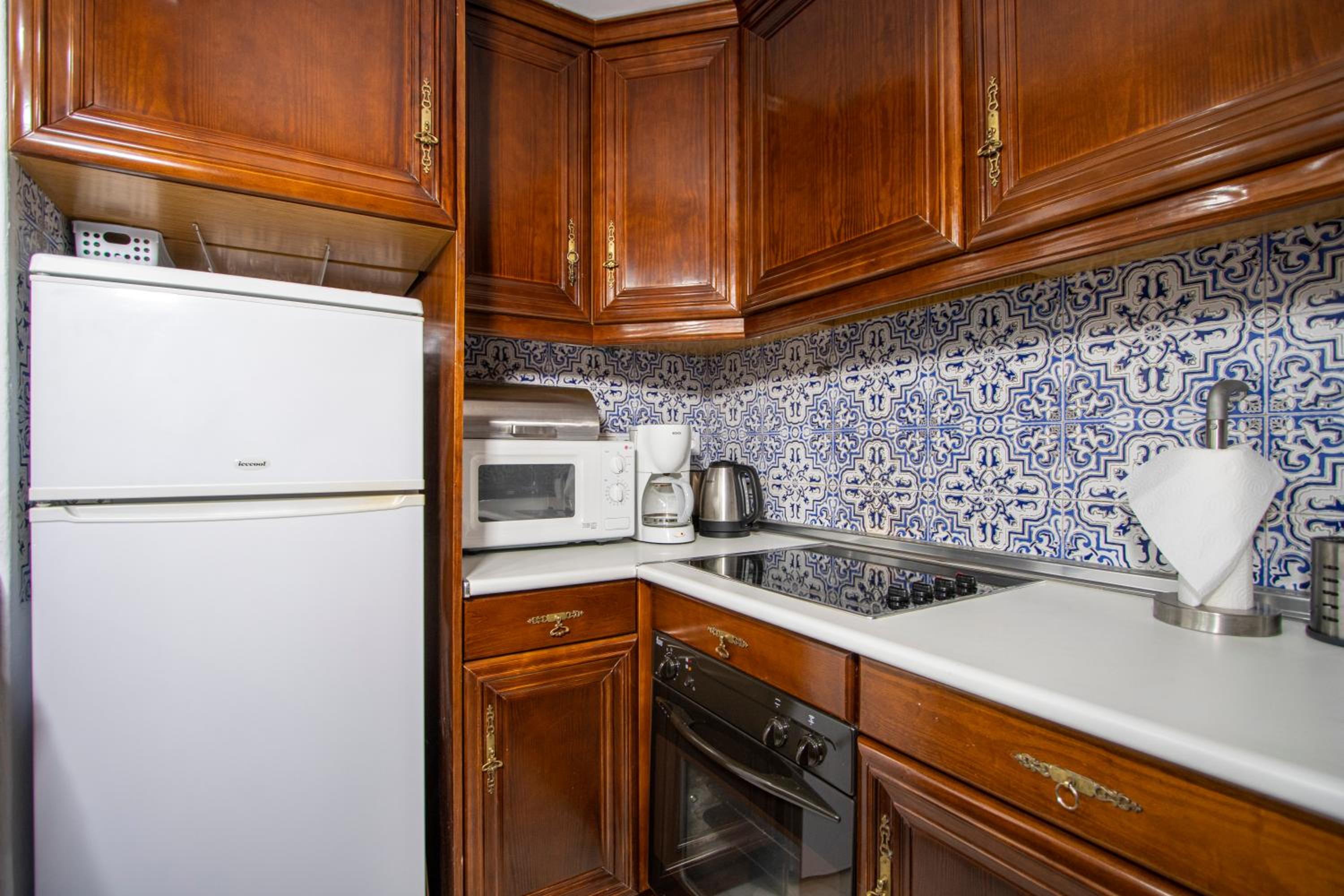 Buganvilla Apartment, 95m2, 3 Bedrooms, Terrace, 300m to Los Locos Beach