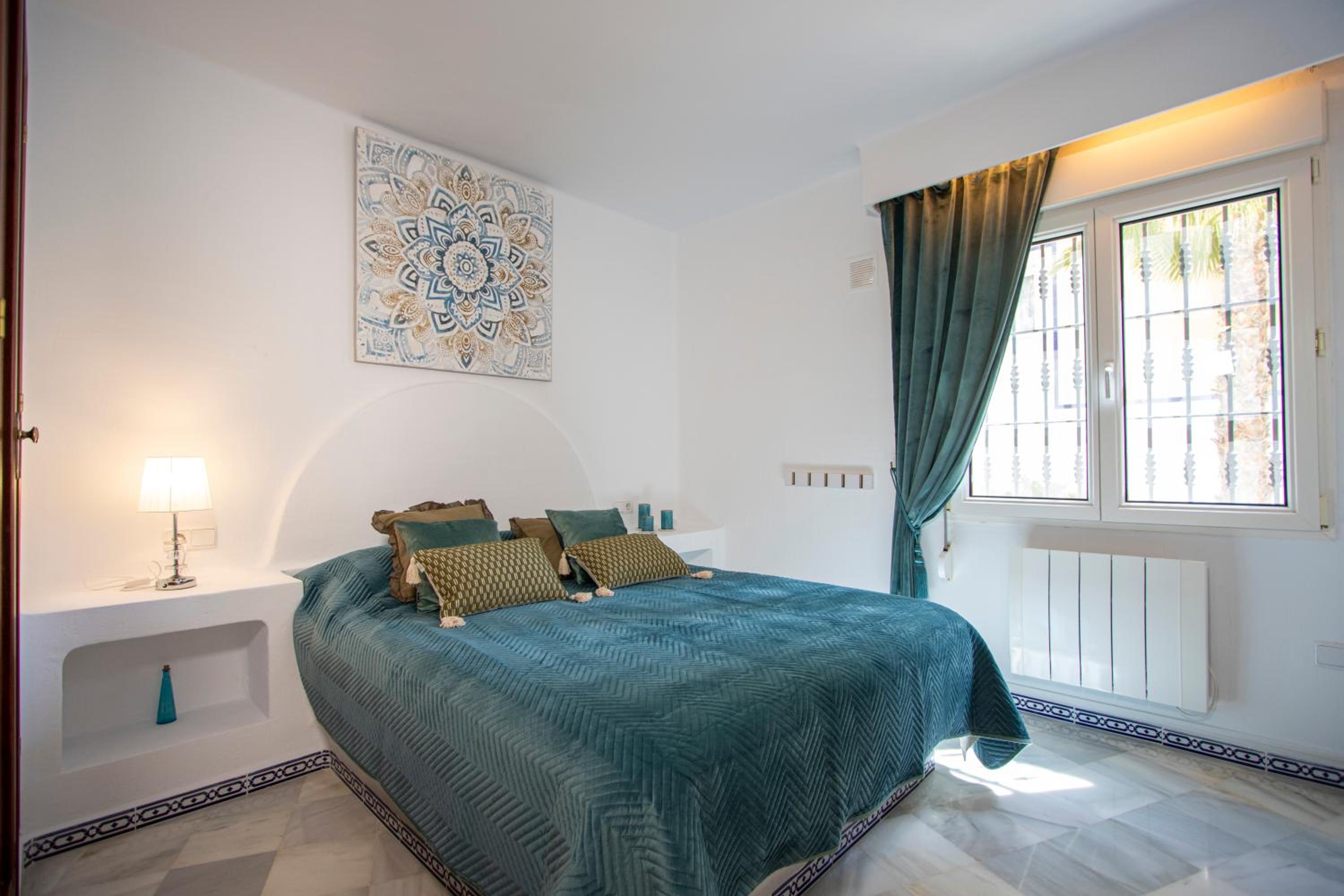 Buganvilla Apartment, 95m2, 3 Bedrooms, Terrace, 300m to Los Locos Beach