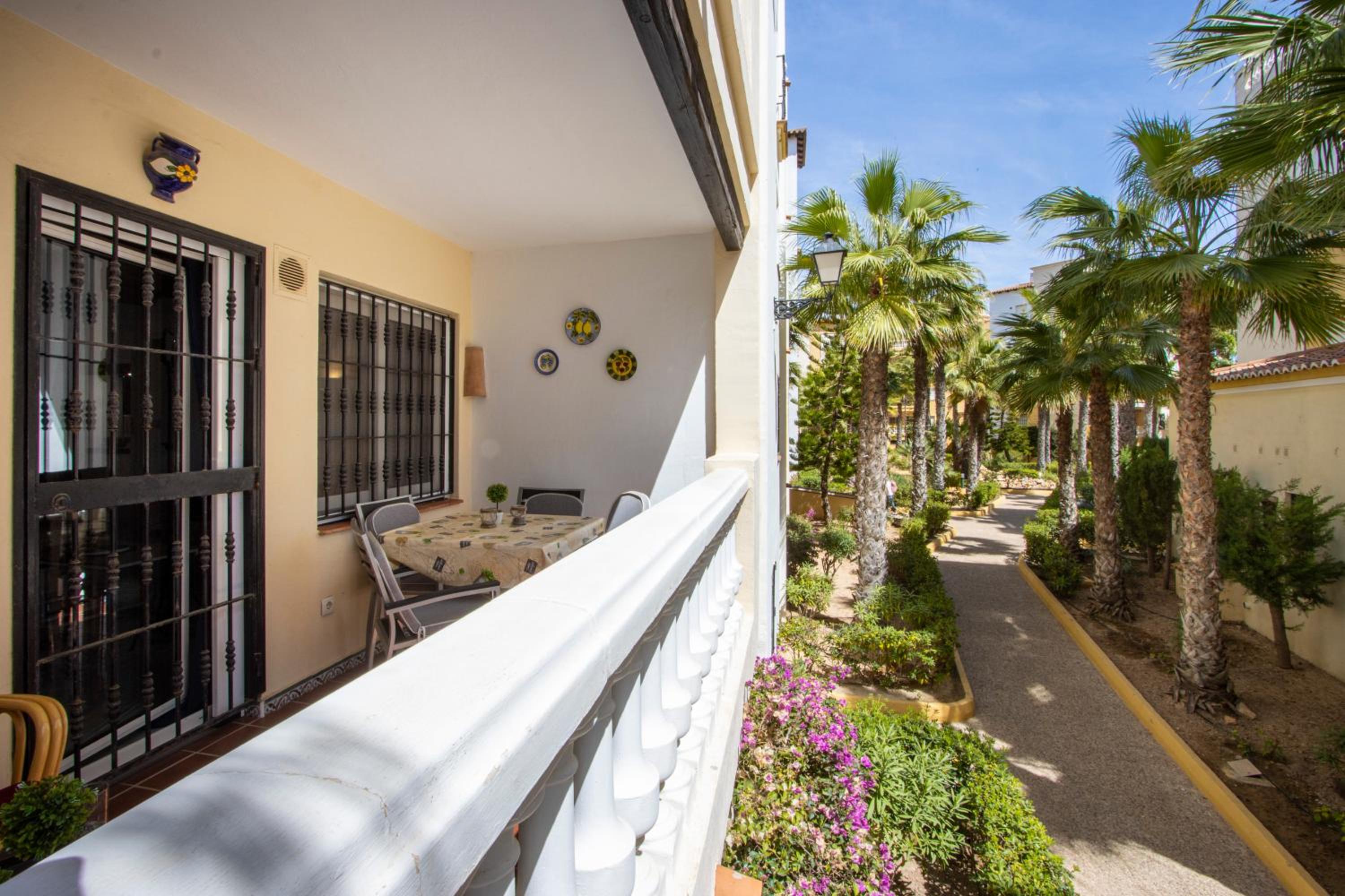 Buganvilla Apartment, 95m2, 3 Bedrooms, Terrace, 300m to Los Locos Beach