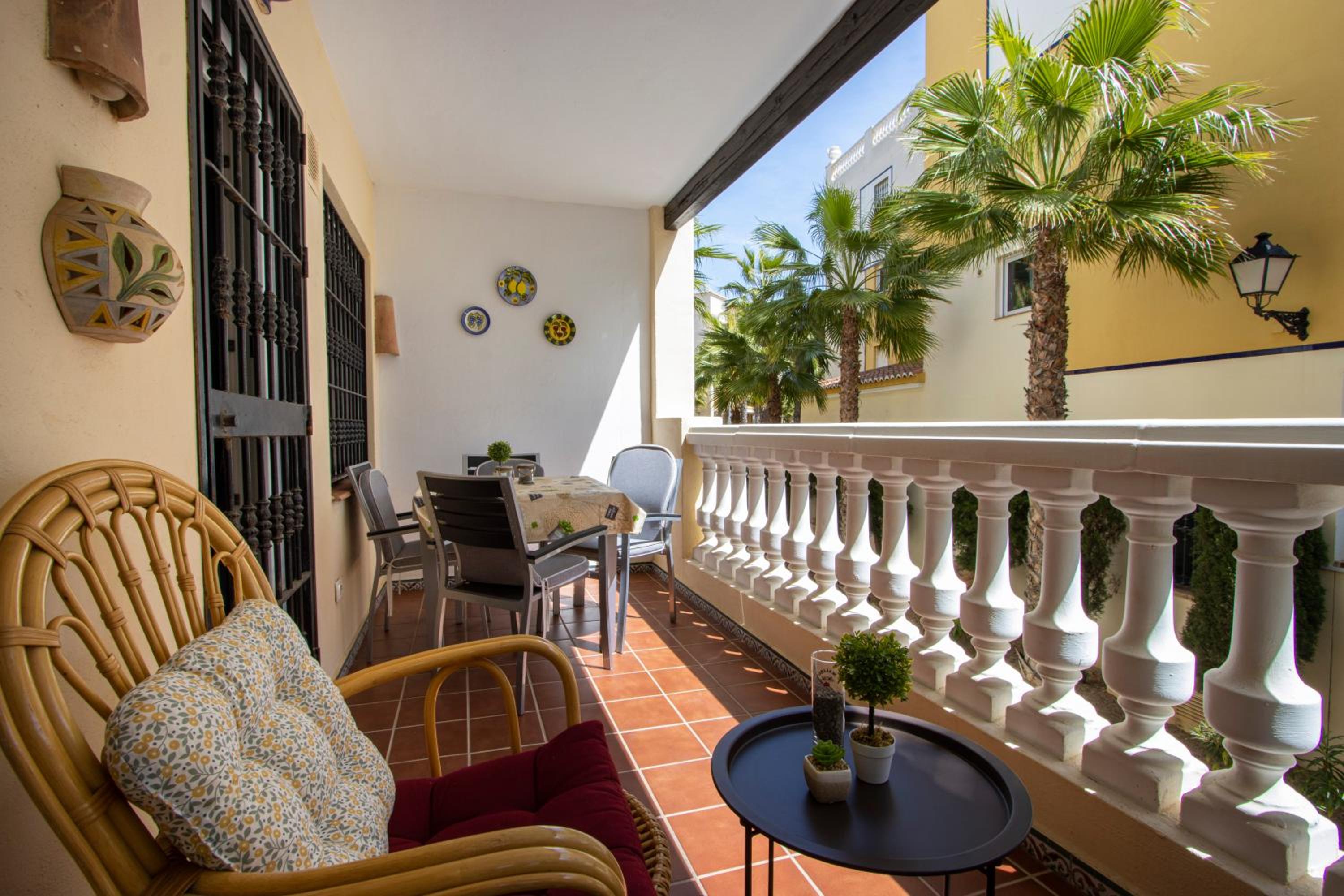 Buganvilla Apartment, 95m2, 3 Bedrooms, Terrace, 300m to Los Locos Beach