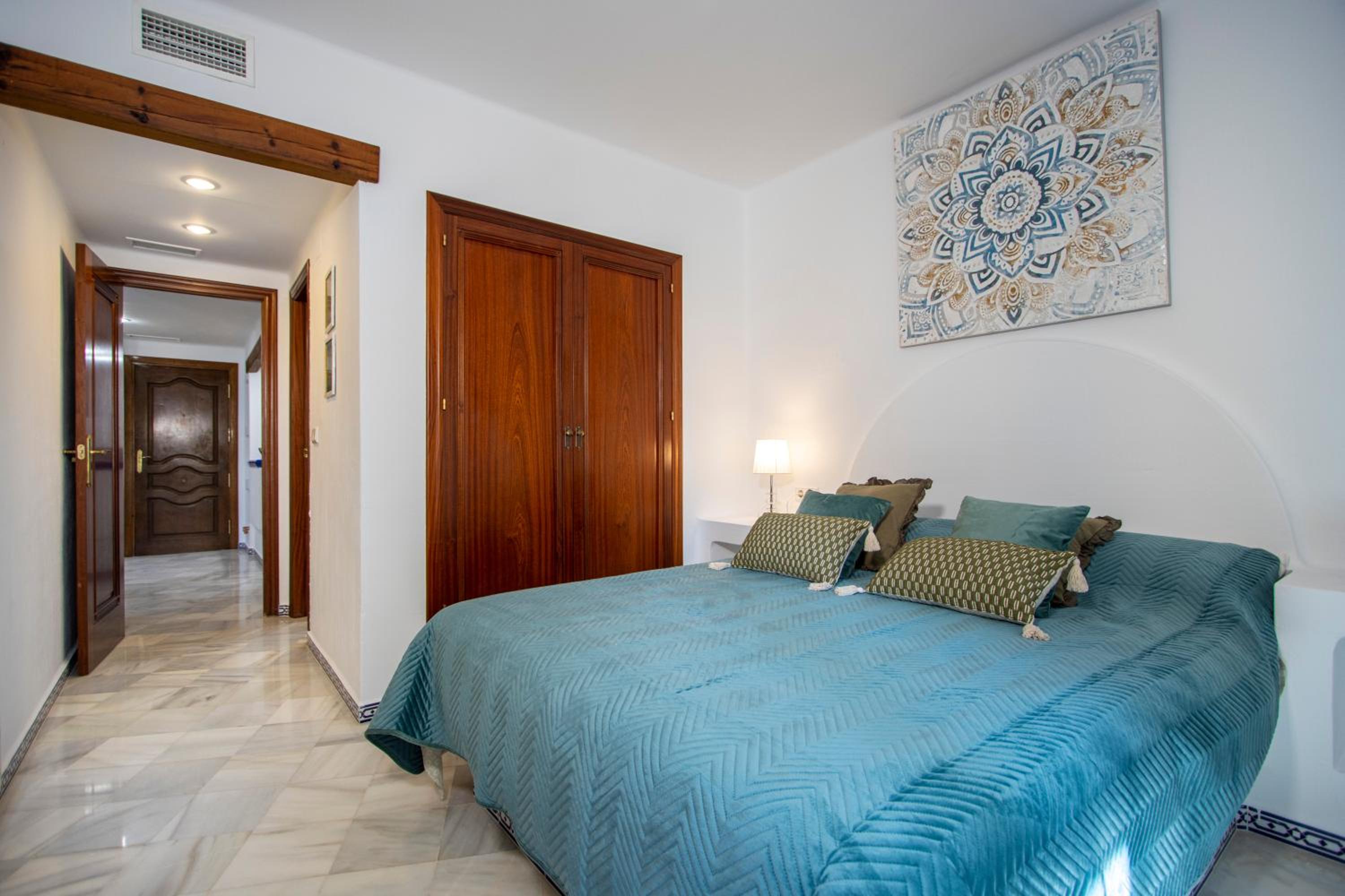 Buganvilla Apartment, 95m2, 3 Bedrooms, Terrace, 300m to Los Locos Beach