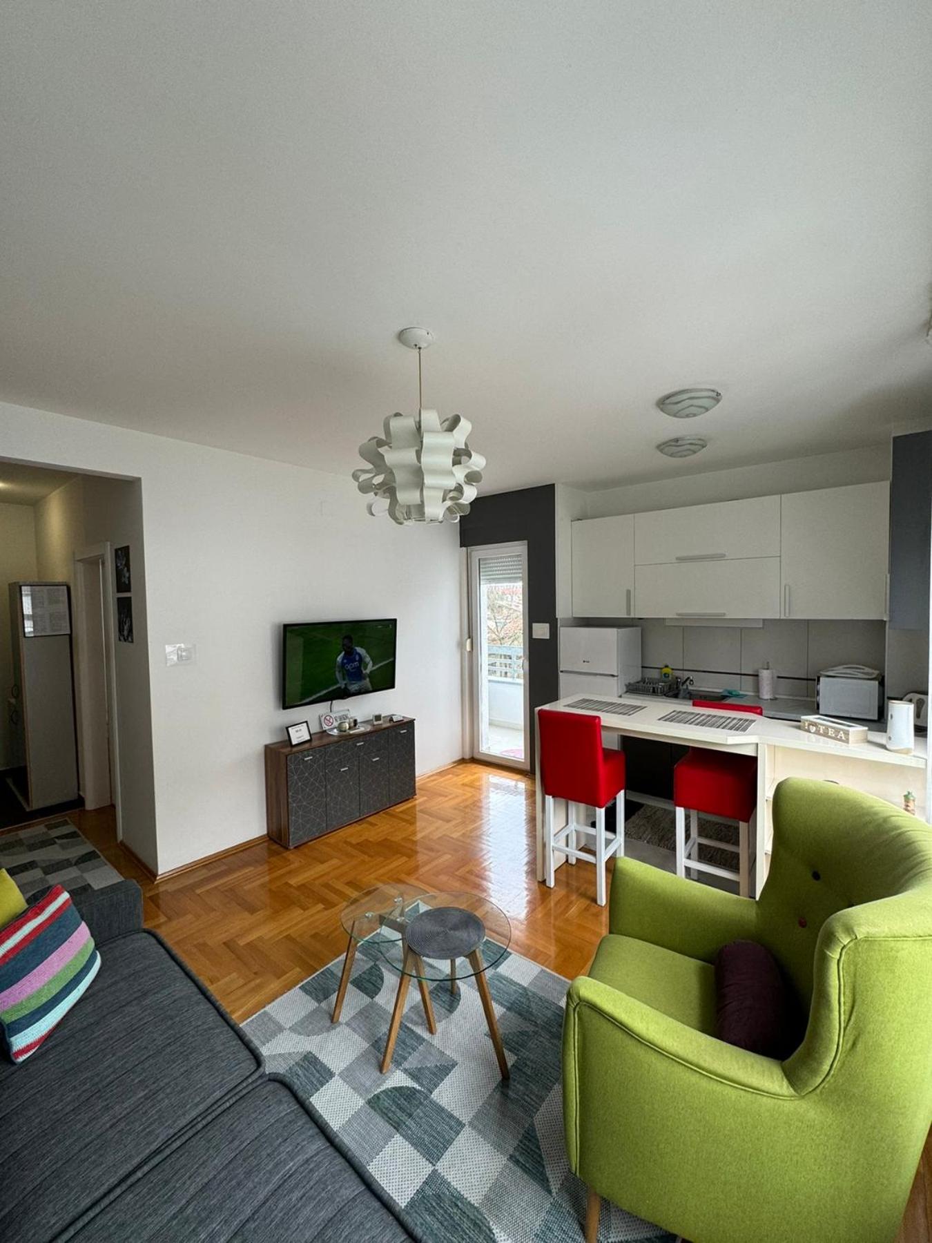 Apartman Green City with garage