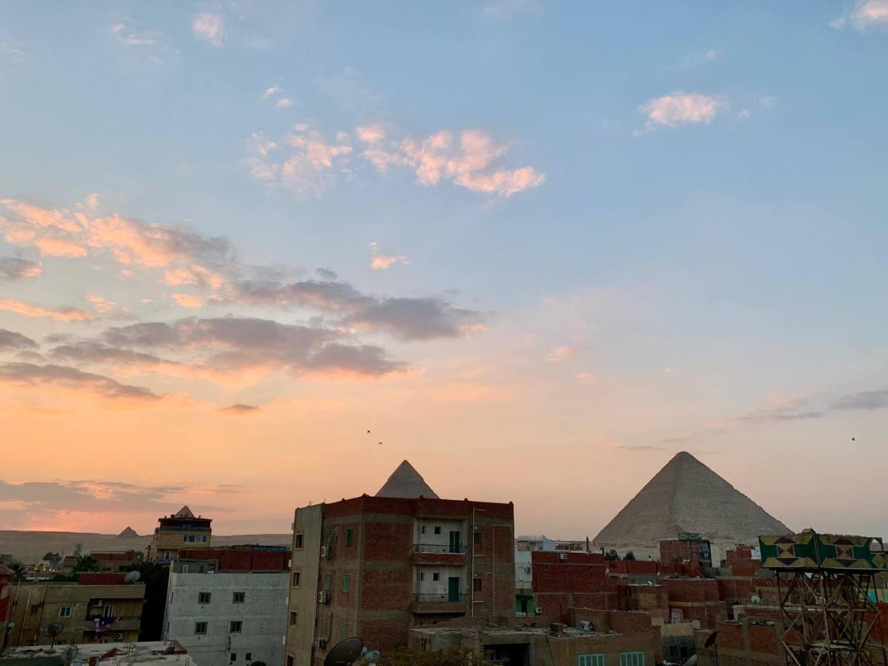 Tut pyramids guest house