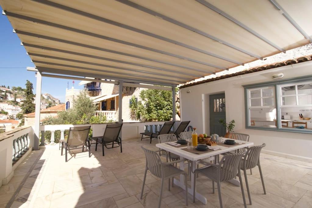Mansion Veranda