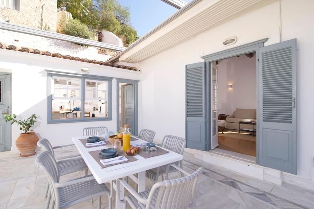 Mansion Veranda