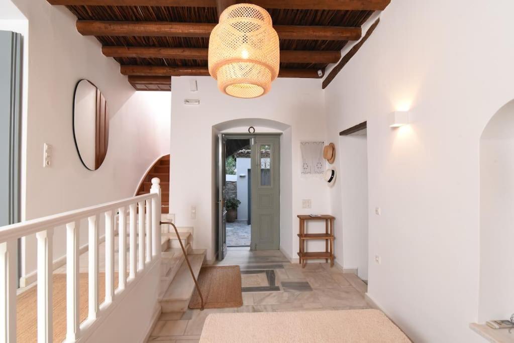 Mansion Veranda