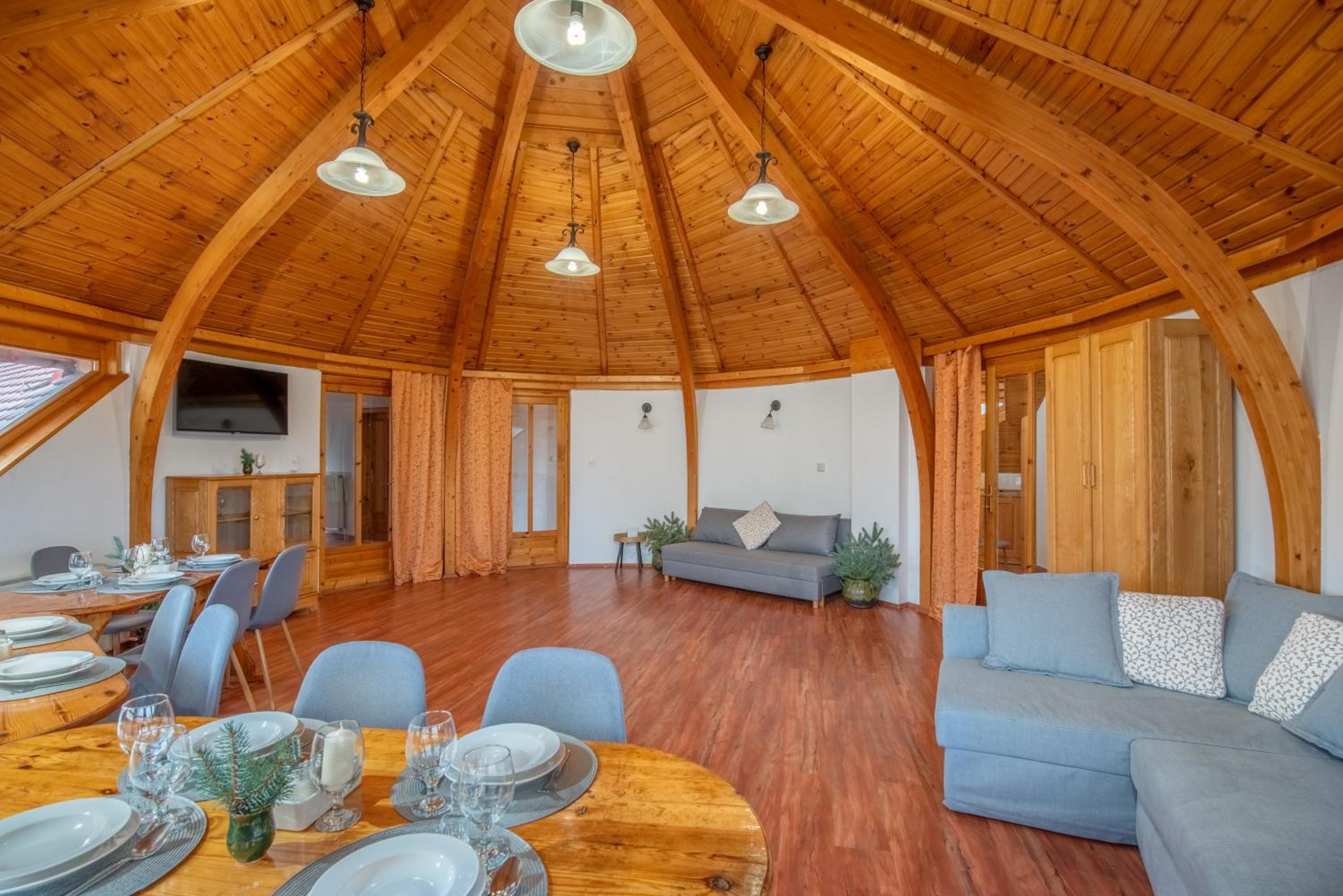 KupolaVilla-Apartment-Event house by the Danube river-Buda