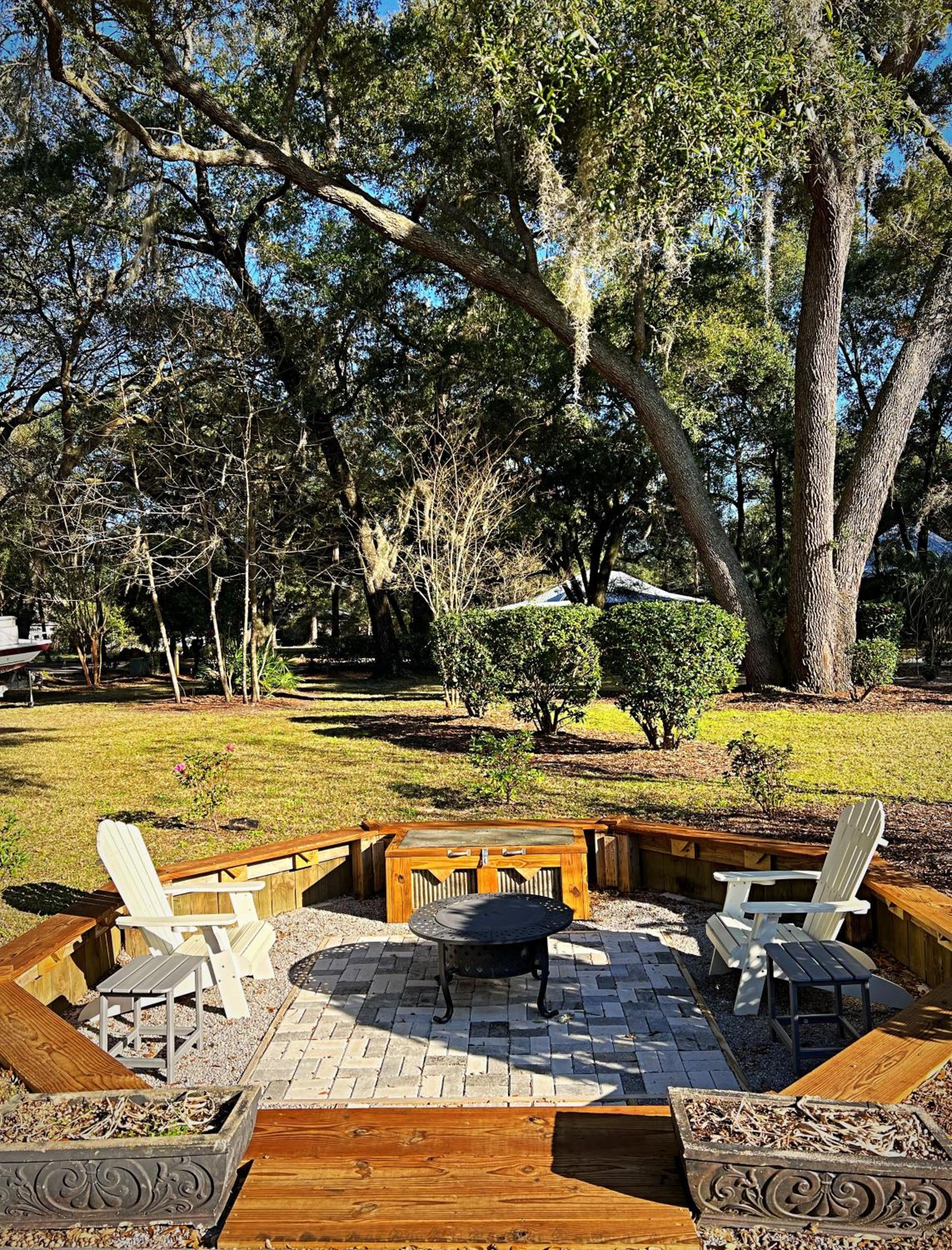 Waterfront Suite with Pool & Dock view 4