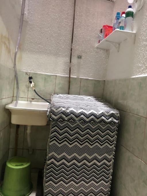 Apt prático e aconchegante perto das praias