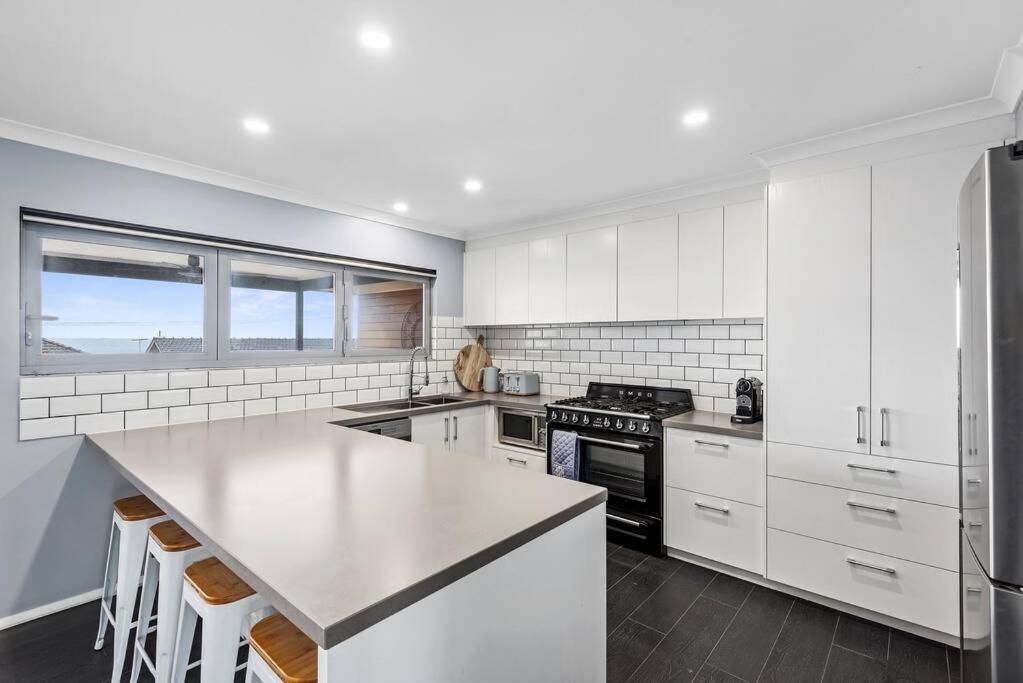 Hood Road Beach House- Hamptons inspired sleeps 9