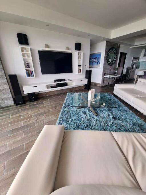 •Amazing Beachfront Condo•