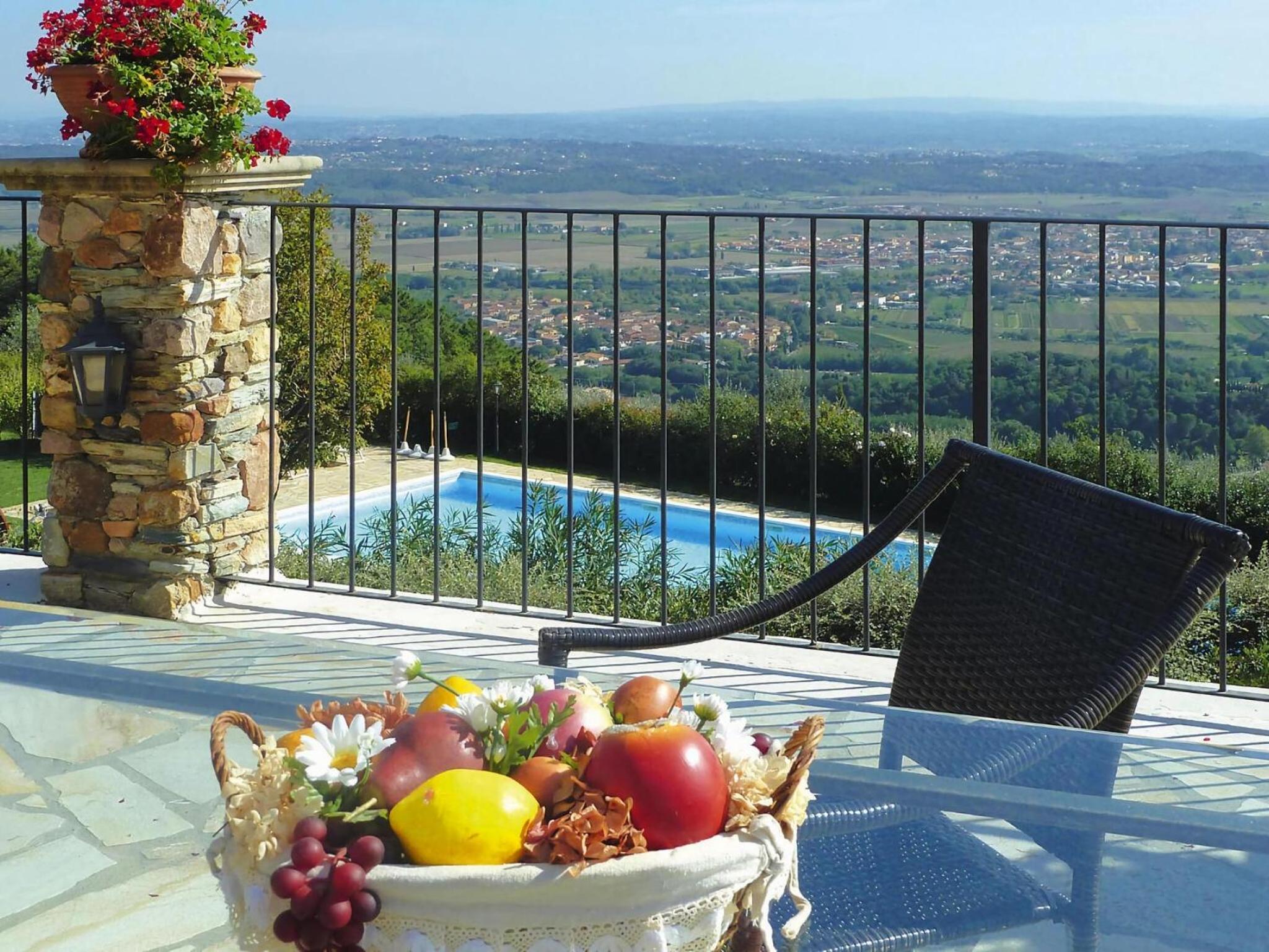Estate in Monte Serra with Panoramic Views