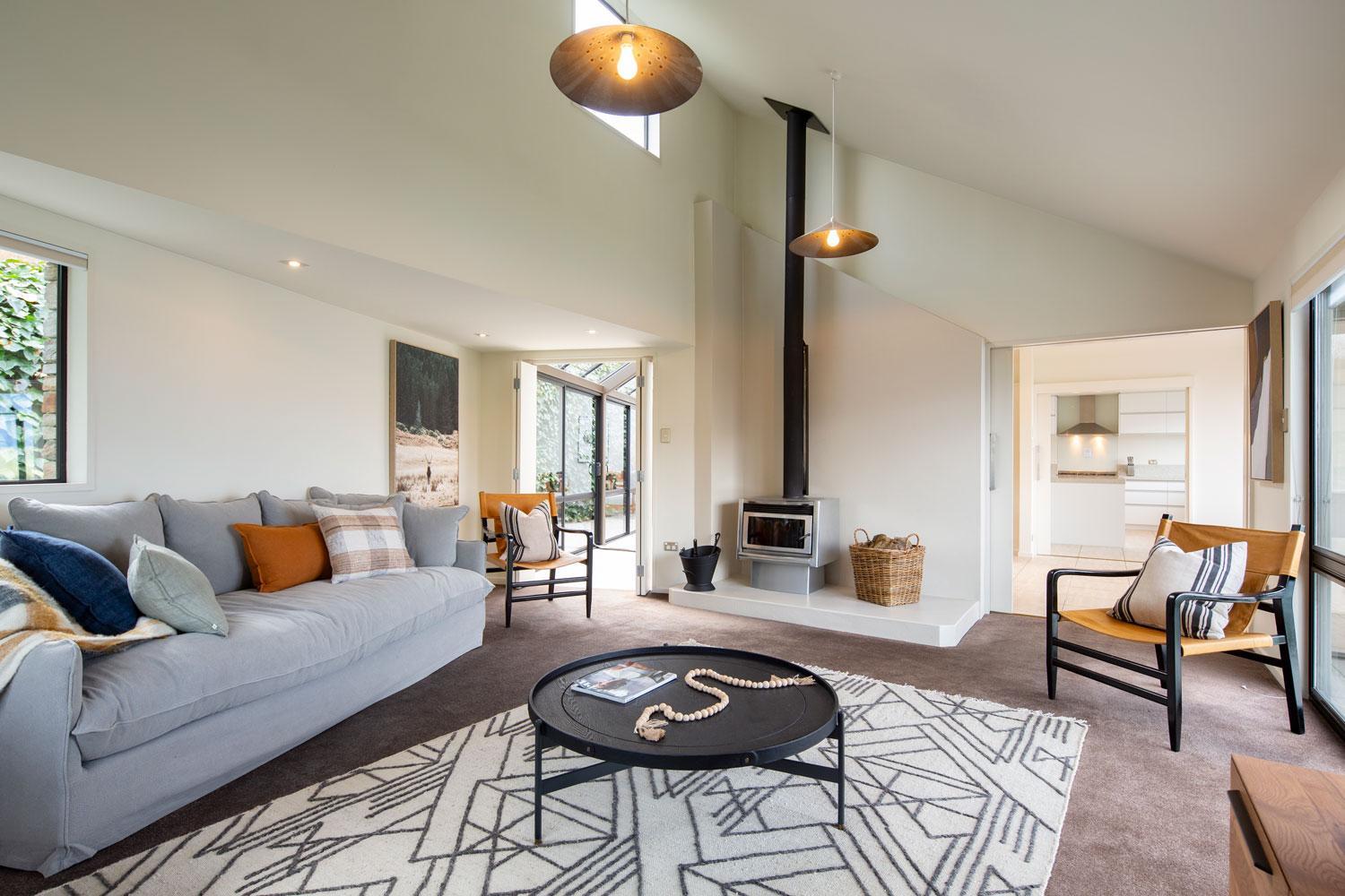 QT Paradise: Panoramic Views & Elegant Comfort view 4