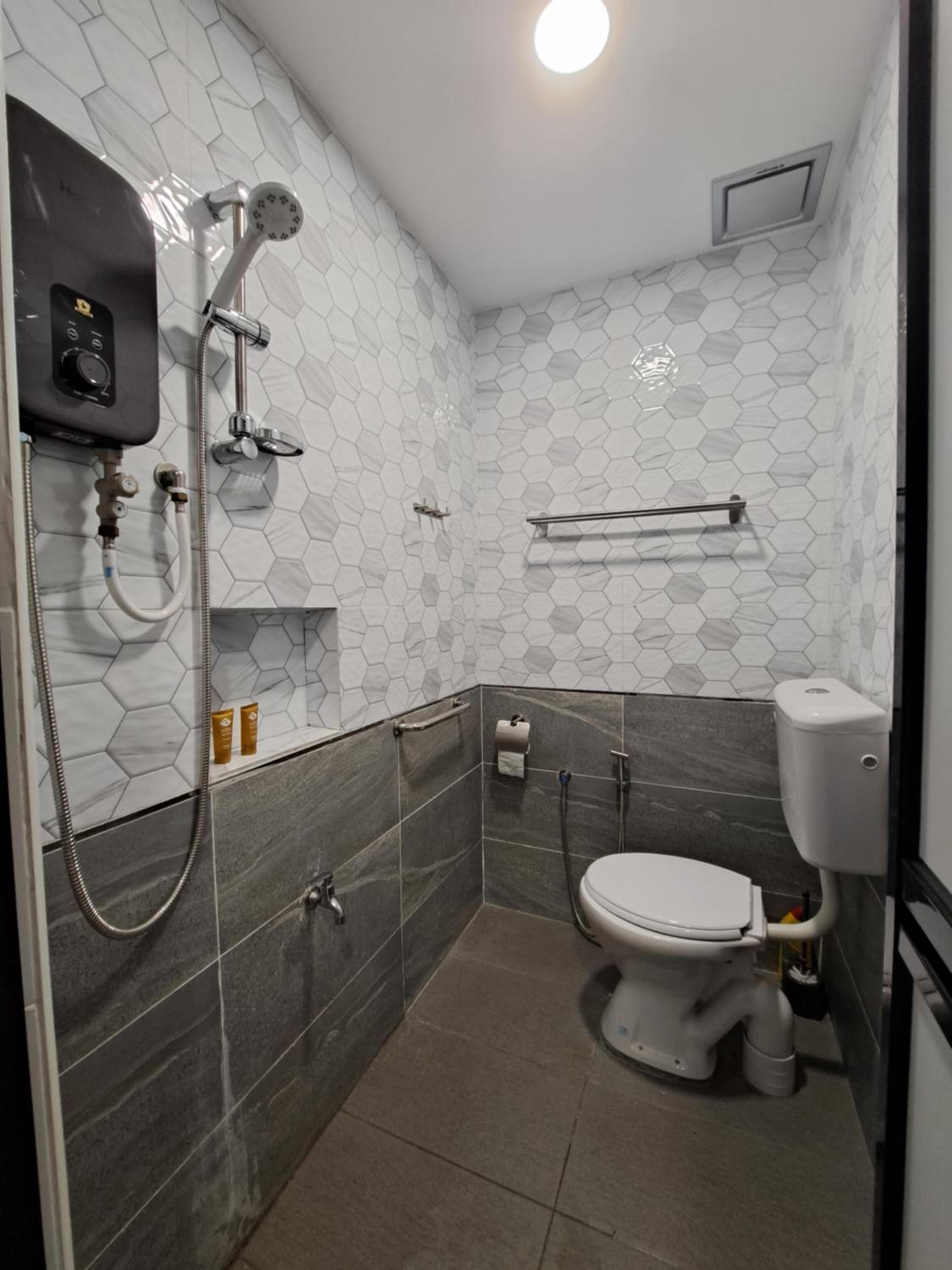 LittleBee Homestay KT