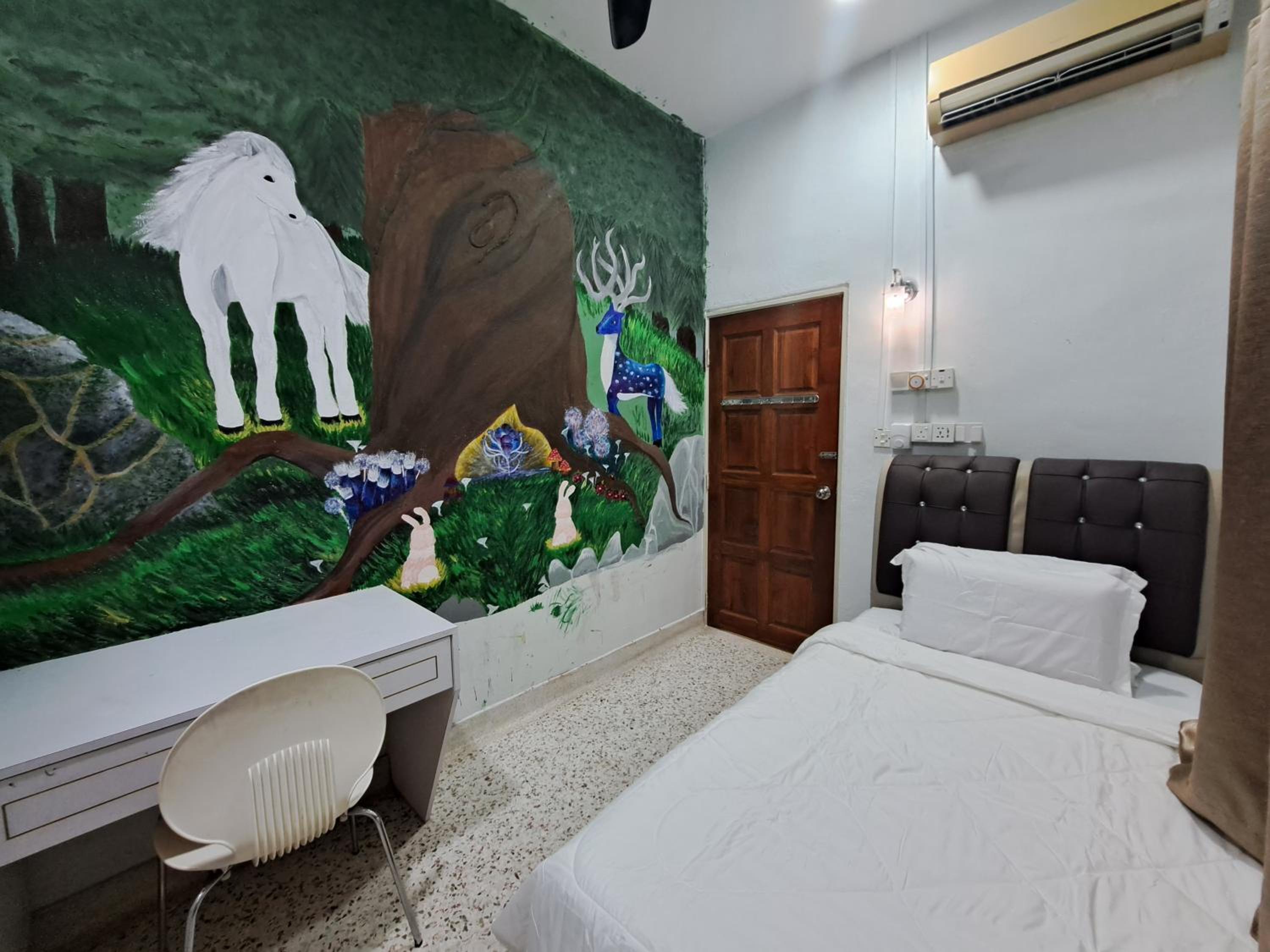 LittleBee Homestay KT