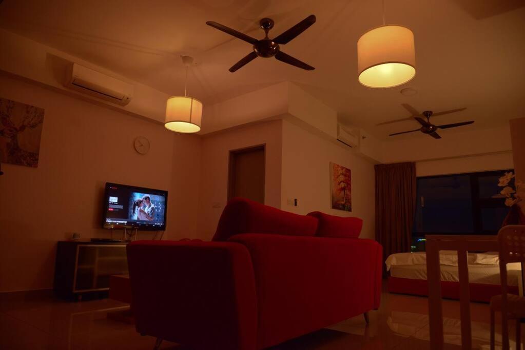HB0712- Netflix-LakeView-Wifi-Parking-Pool-Cyberjaya, 3034 photo 5