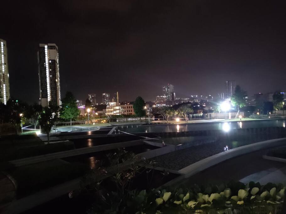 HB0712- Netflix-LakeView-Wifi-Parking-Pool-Cyberjaya, 3034 photo 6