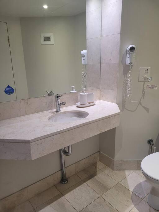 Sea Views, 150 mtrs to Surfers Beach, Ideal Location for Surfers Paradise