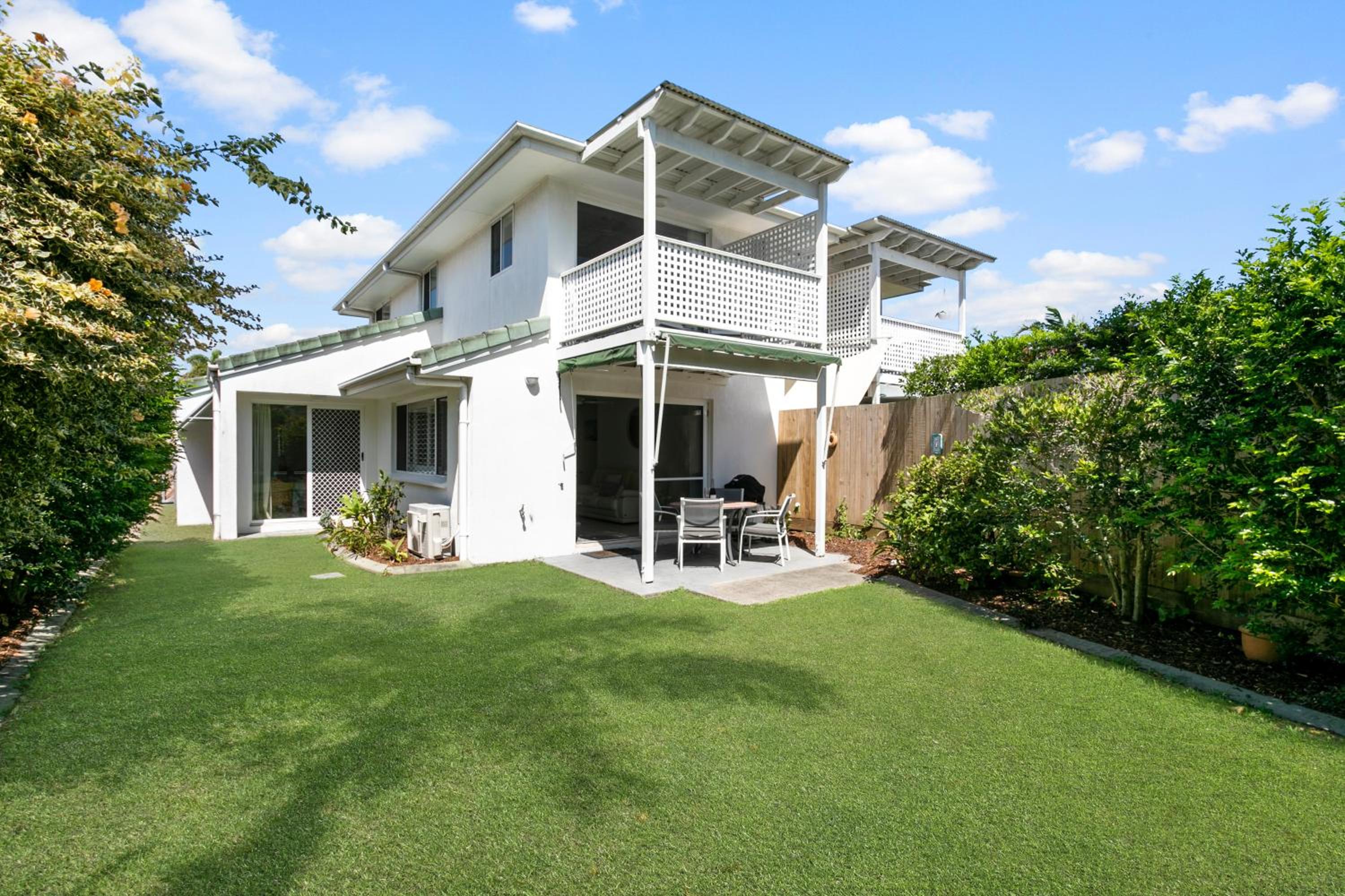 Noosa Sunseeker-walk to cafes & river, pet friendly