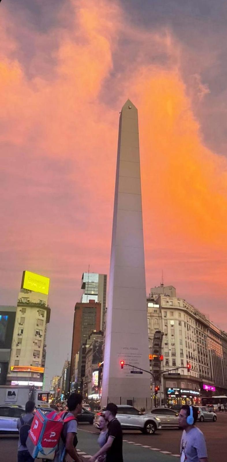 A metros del Obelisco/centro/teatros/pizzerías/más