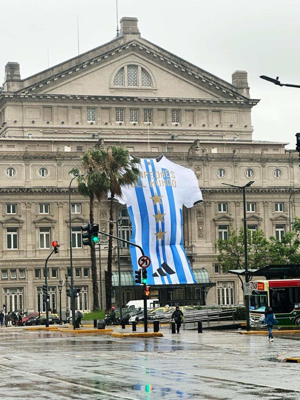 A metros del Obelisco/centro/teatros/pizzerías/más