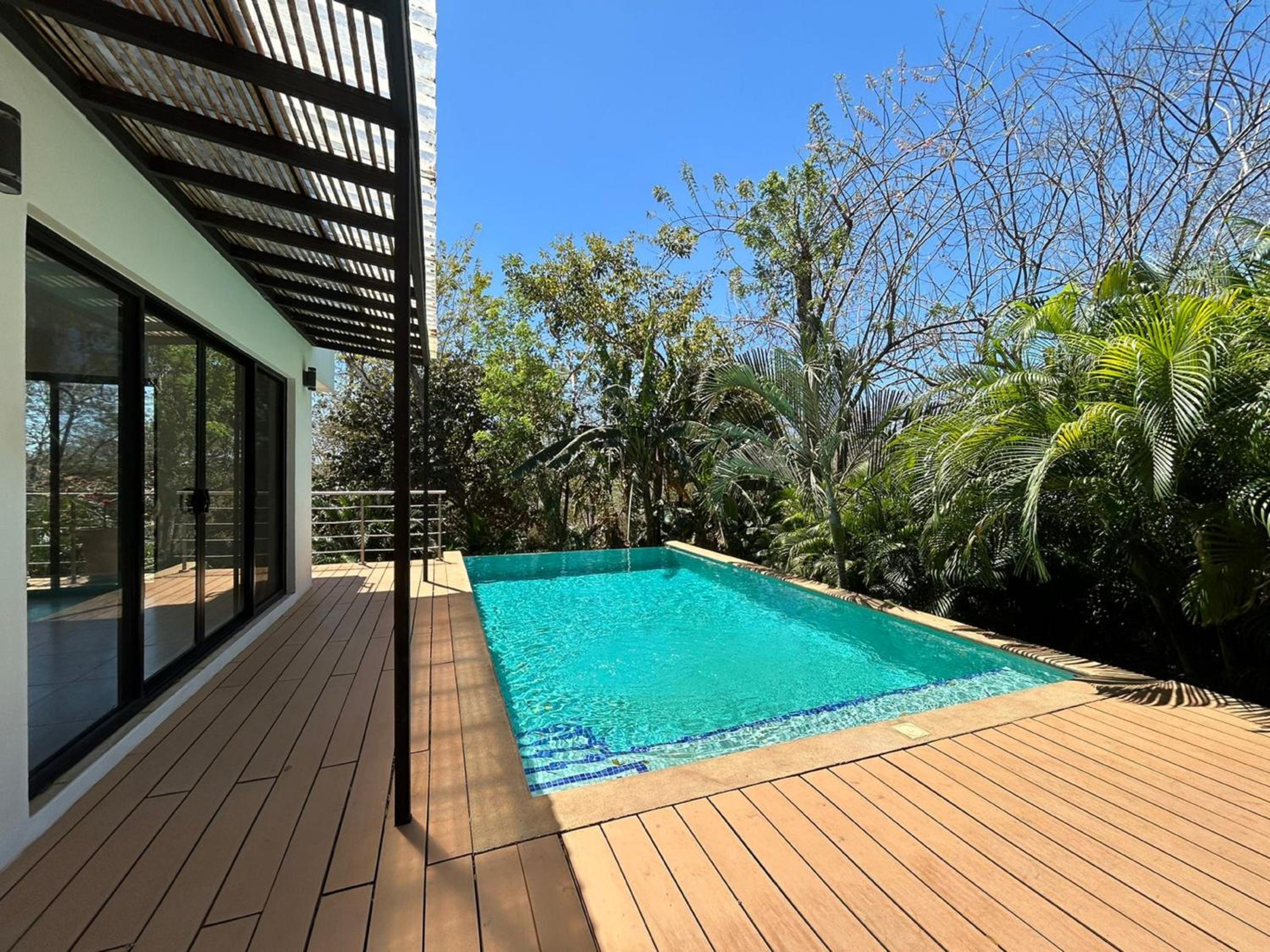 Casa Crucero Verde , 5mn walk to the Tamarindo beach and town