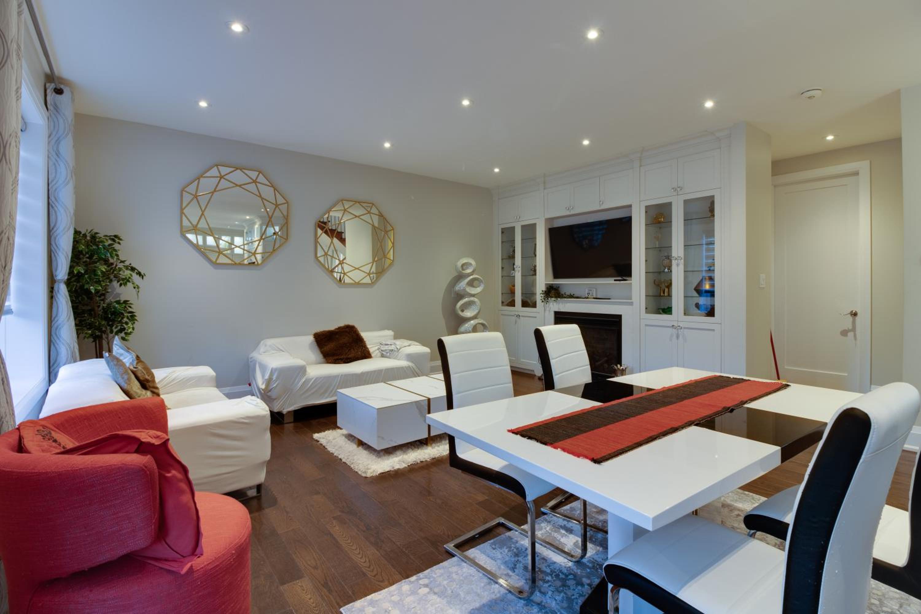 Luxury house In Scarborough