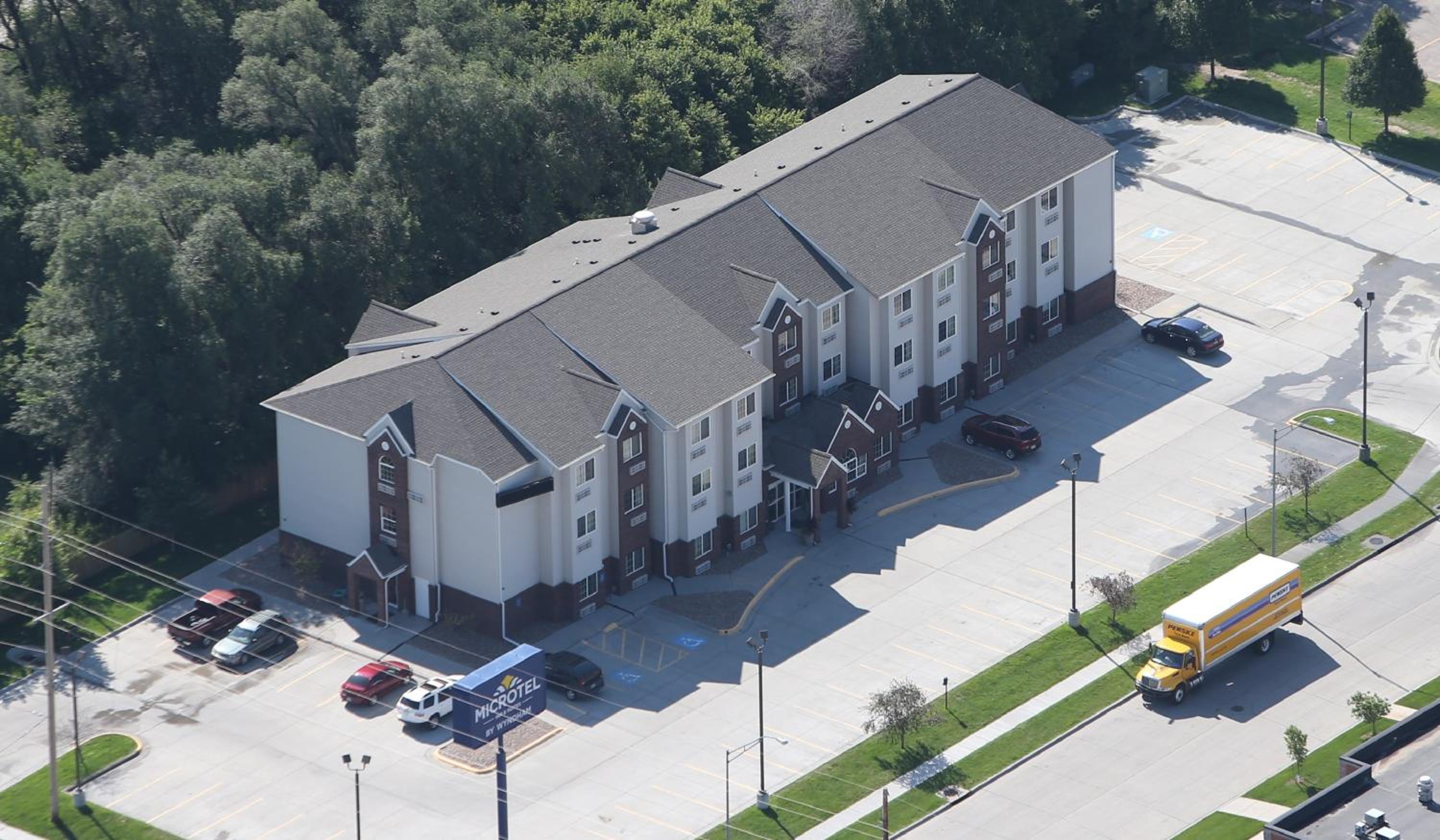 Kearney Vacations - Microtel Inn  Suites - Kearney - Property Image 7