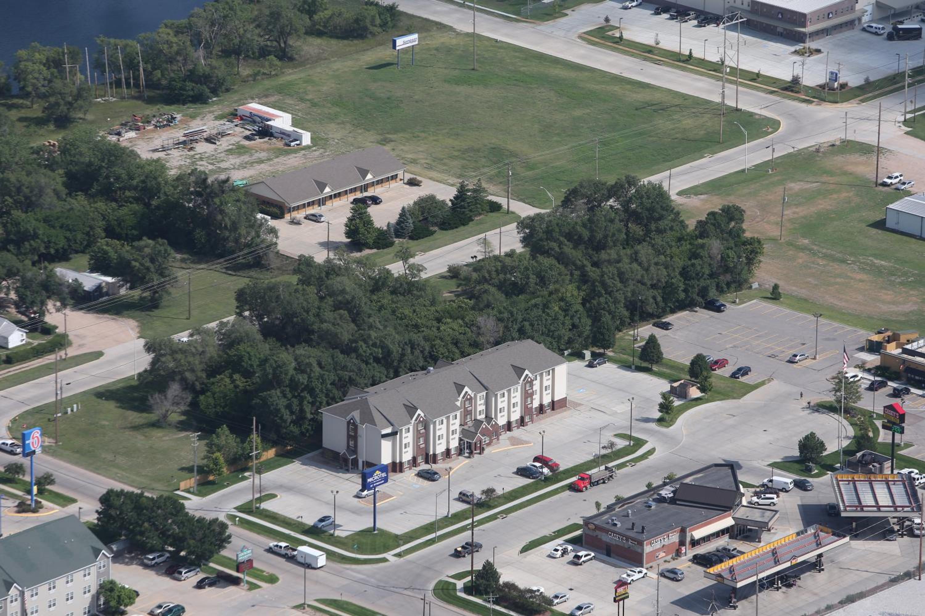 Kearney Vacations - Microtel Inn  Suites - Kearney - Property Image 12