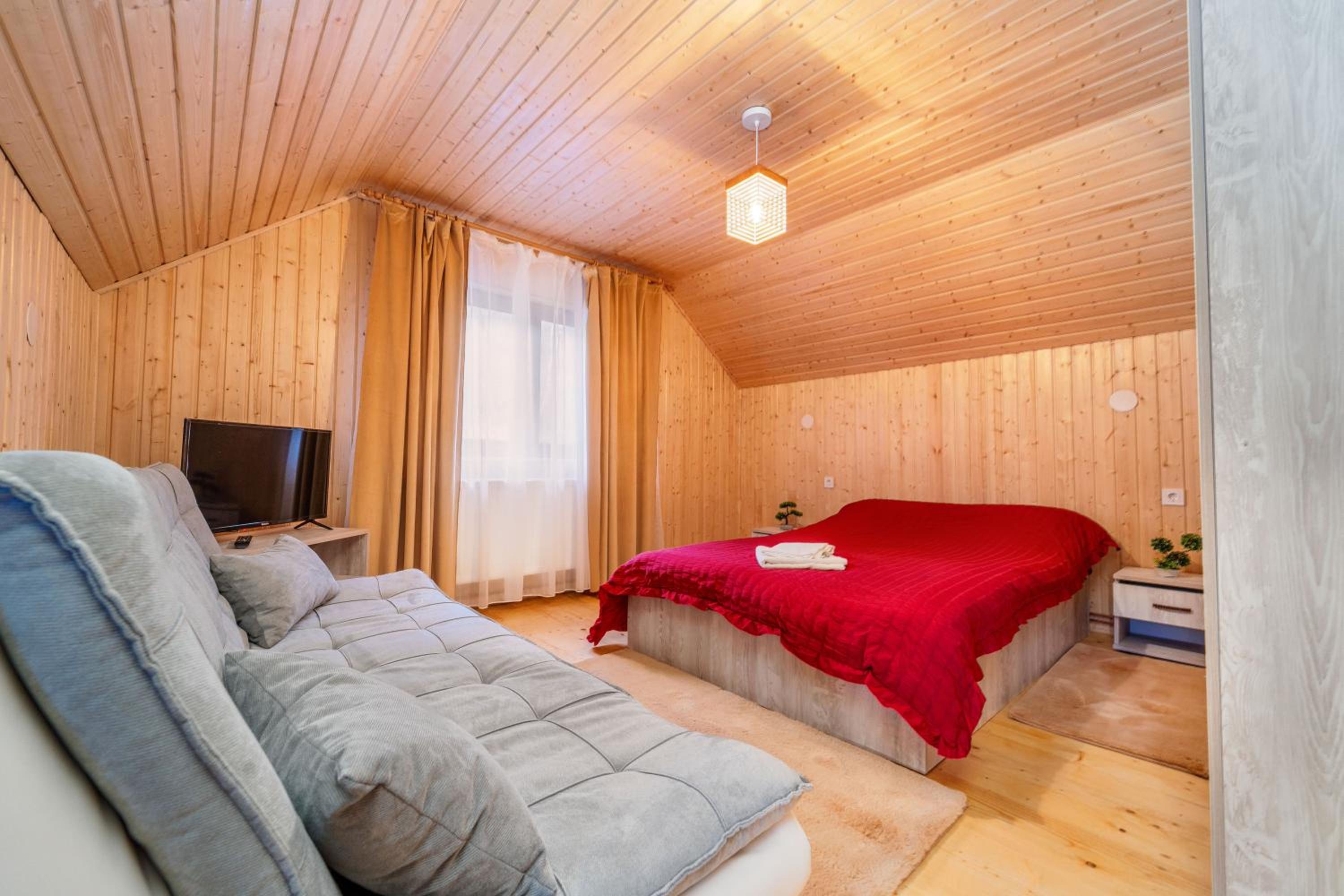 Montain Wild Chalet with Wooden Hot Tub