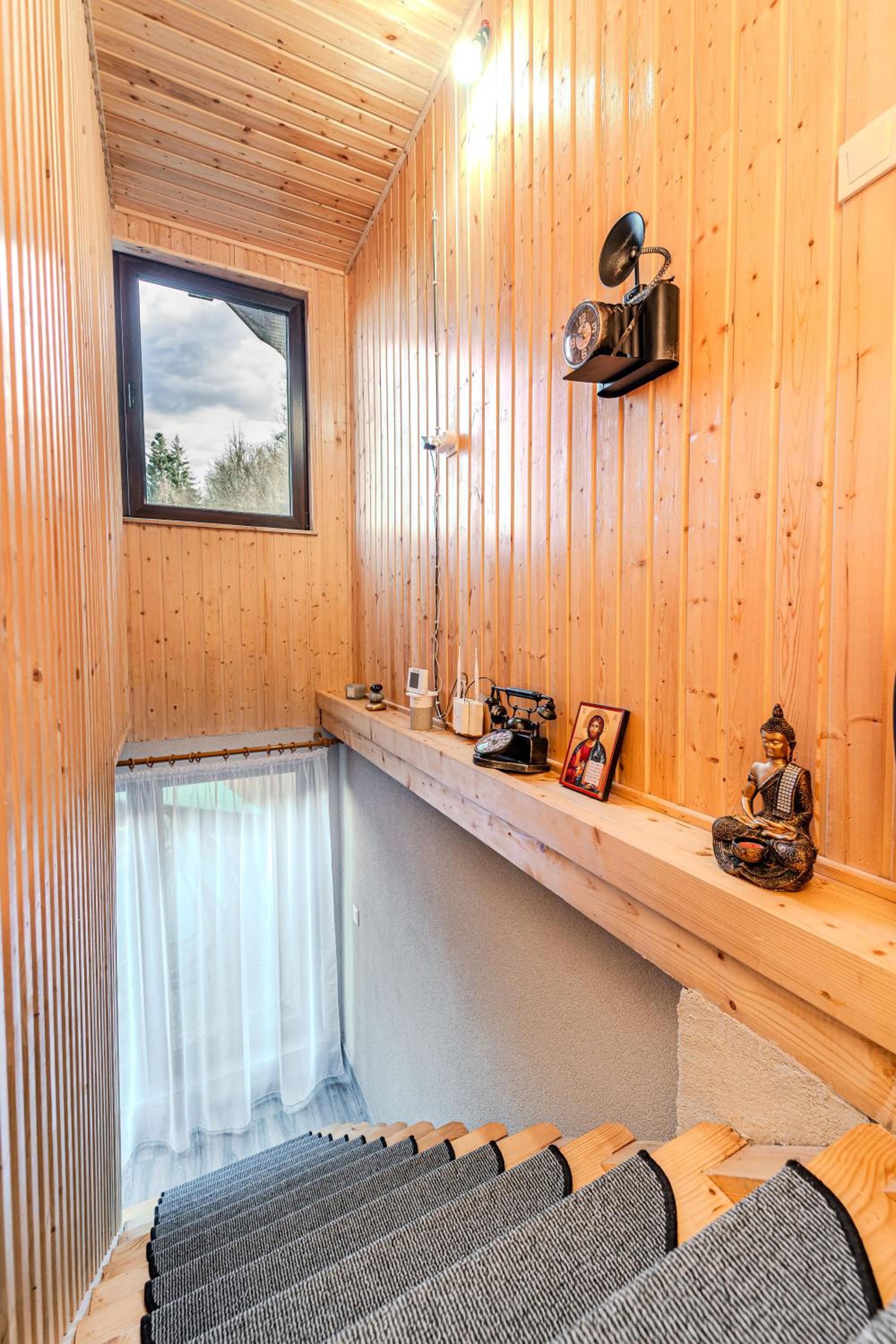 Montain Wild Chalet with Wooden Hot Tub