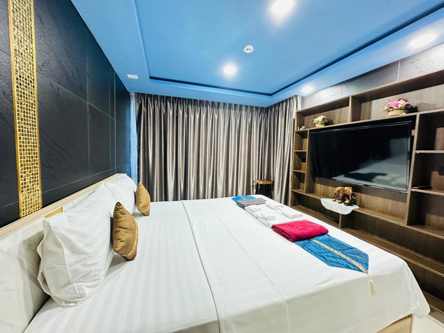 Luxury Business Suits in Grand Avenue by Pattaya City Estates view 5