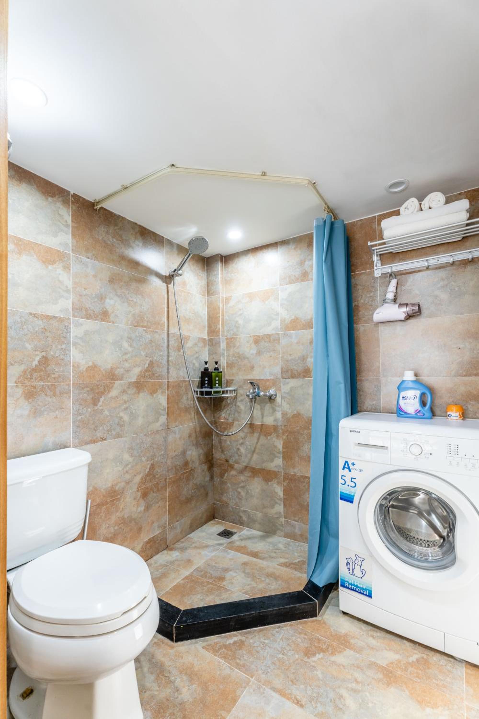 Mu En Apartment Retro 2-Bedroom - 15min drive to Disney & SNIEC Near Metro Line 13