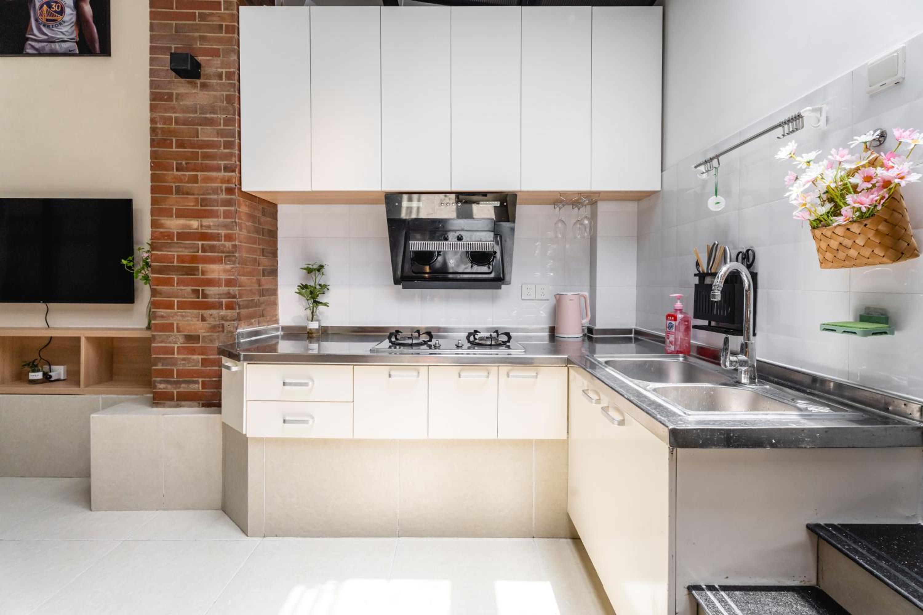 Mu En Apartment Retro 2-Bedroom - 15min drive to Disney & SNIEC Near Metro Line 13