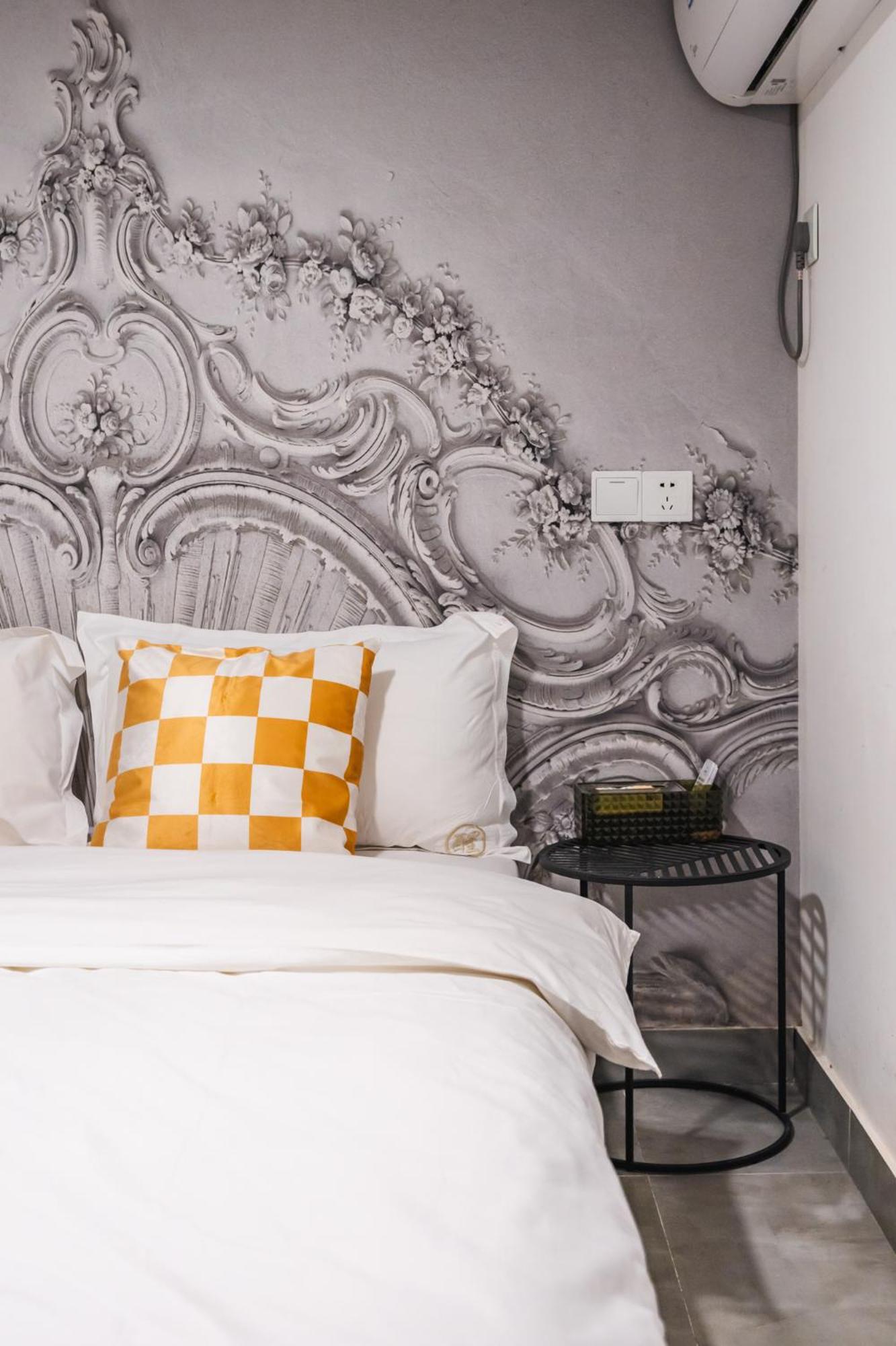 Shanghai Hills& Art Suite 15 - Near Line 1 & 7 Changshu Road Metro