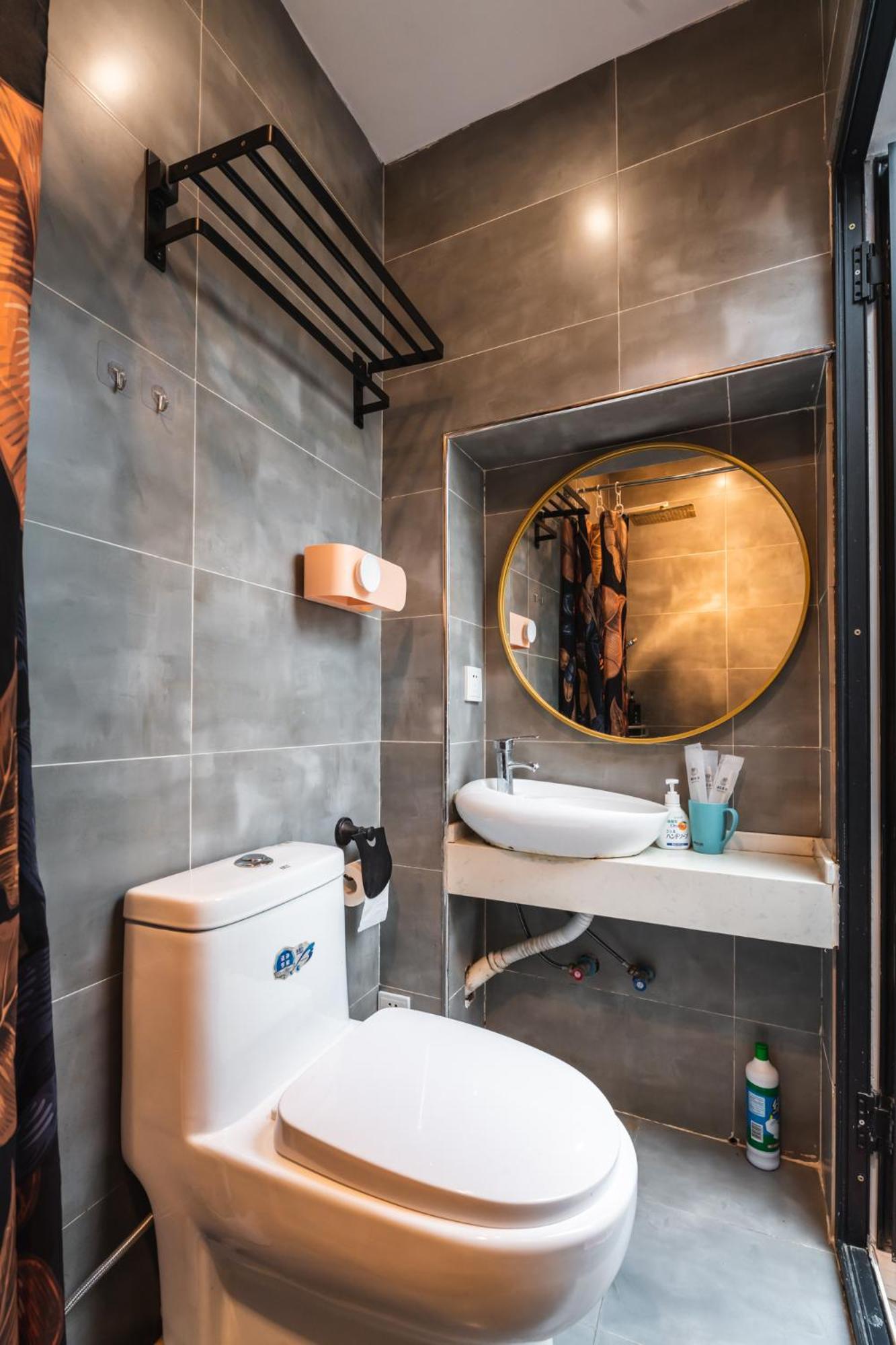 Shanghai Hills& Art Suite 15 - Near Line 1 & 7 Changshu Road Metro
