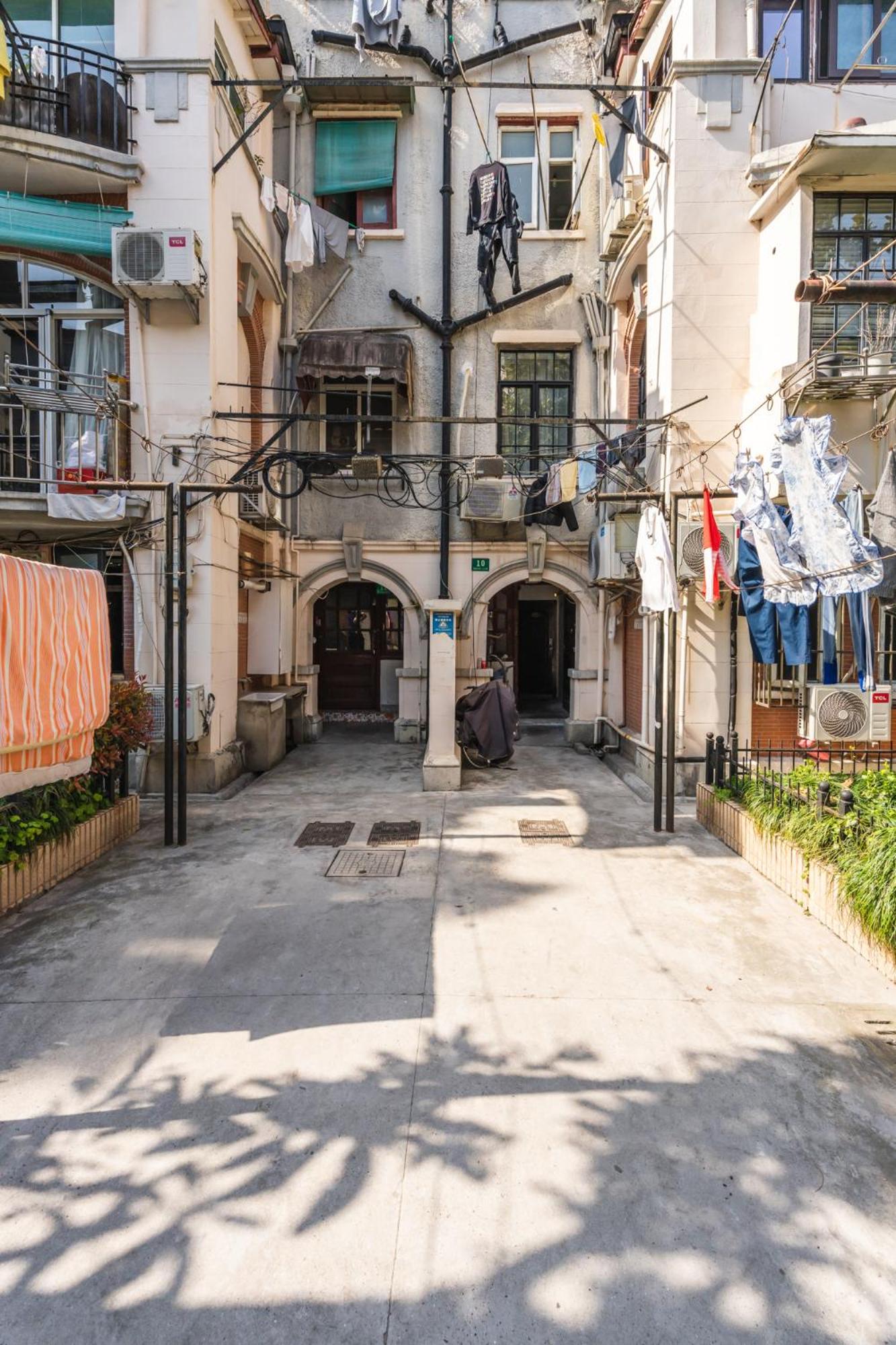 Mu En Apartment Vintage 2BR Suite - 1km to Shanghai Expo & Metro Line 7 and Line 8