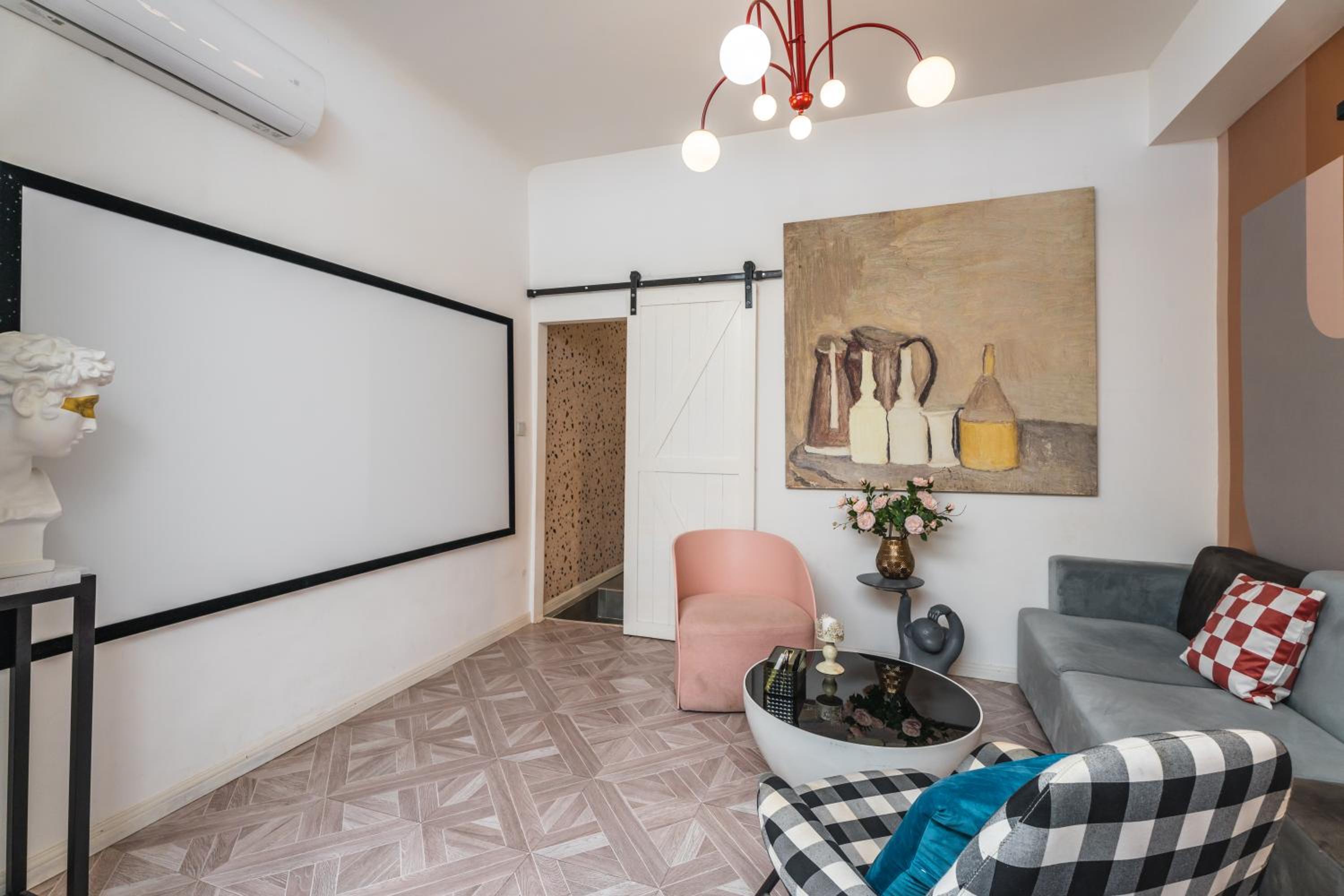 Shanghai Hills& Art Suite 15 - Near Line 1 & 7 Changshu Road Metro